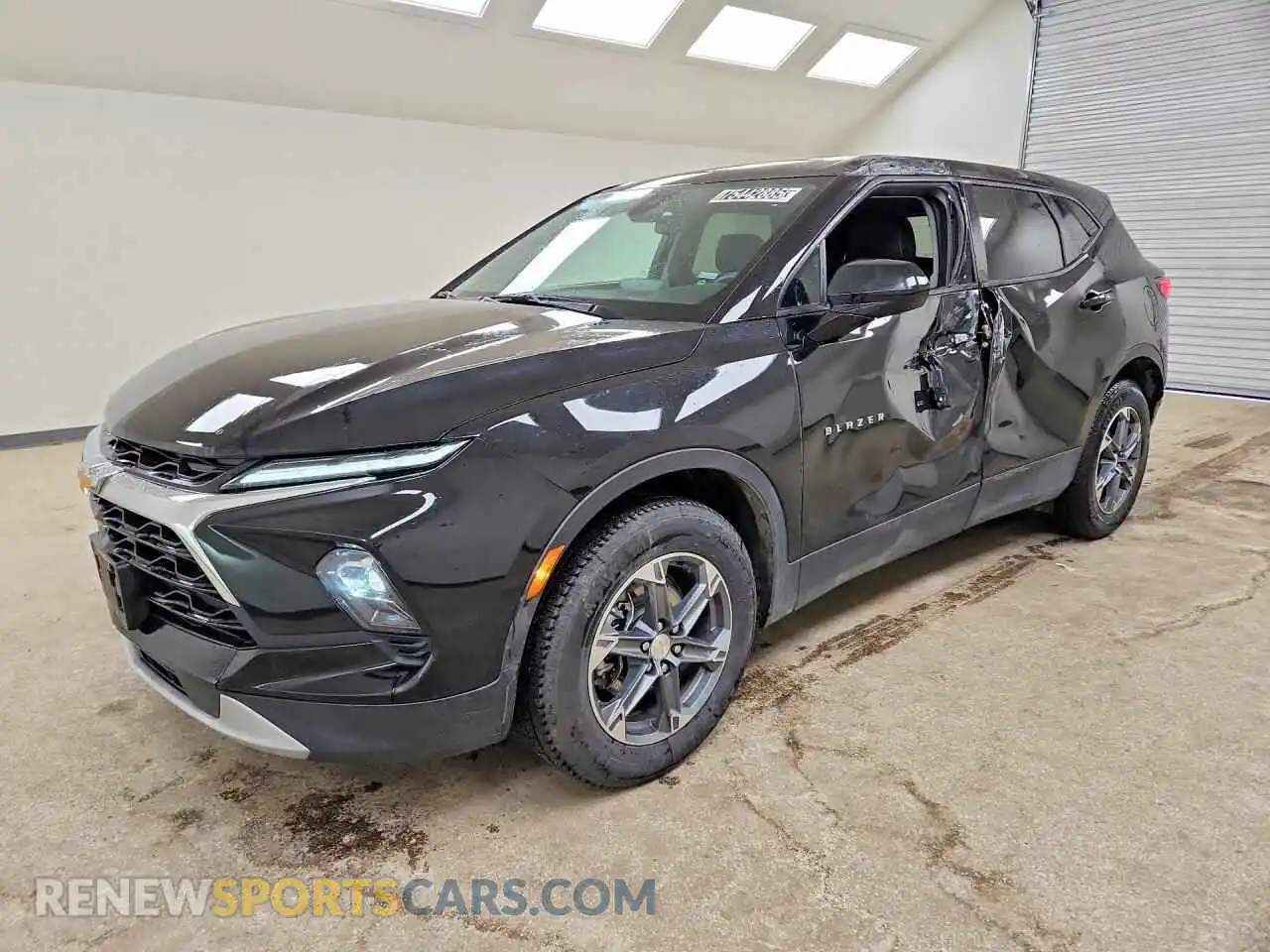 1 Photograph of a damaged car 3GNKBHR49SS192576 CHEVROLET BLAZER 2025