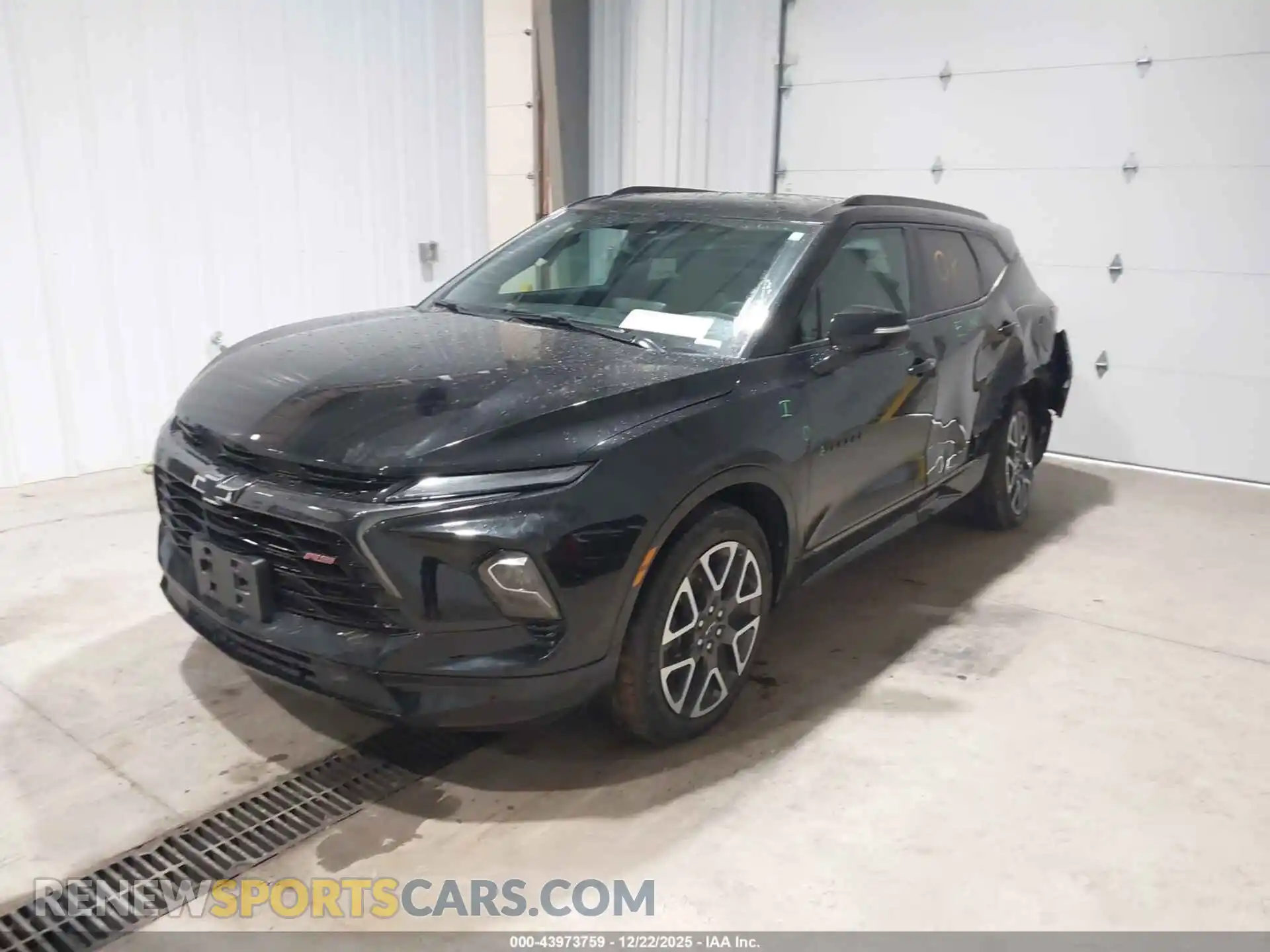 2 Photograph of a damaged car 3GNKBKRS0SS102551 CHEVROLET BLAZER 2025