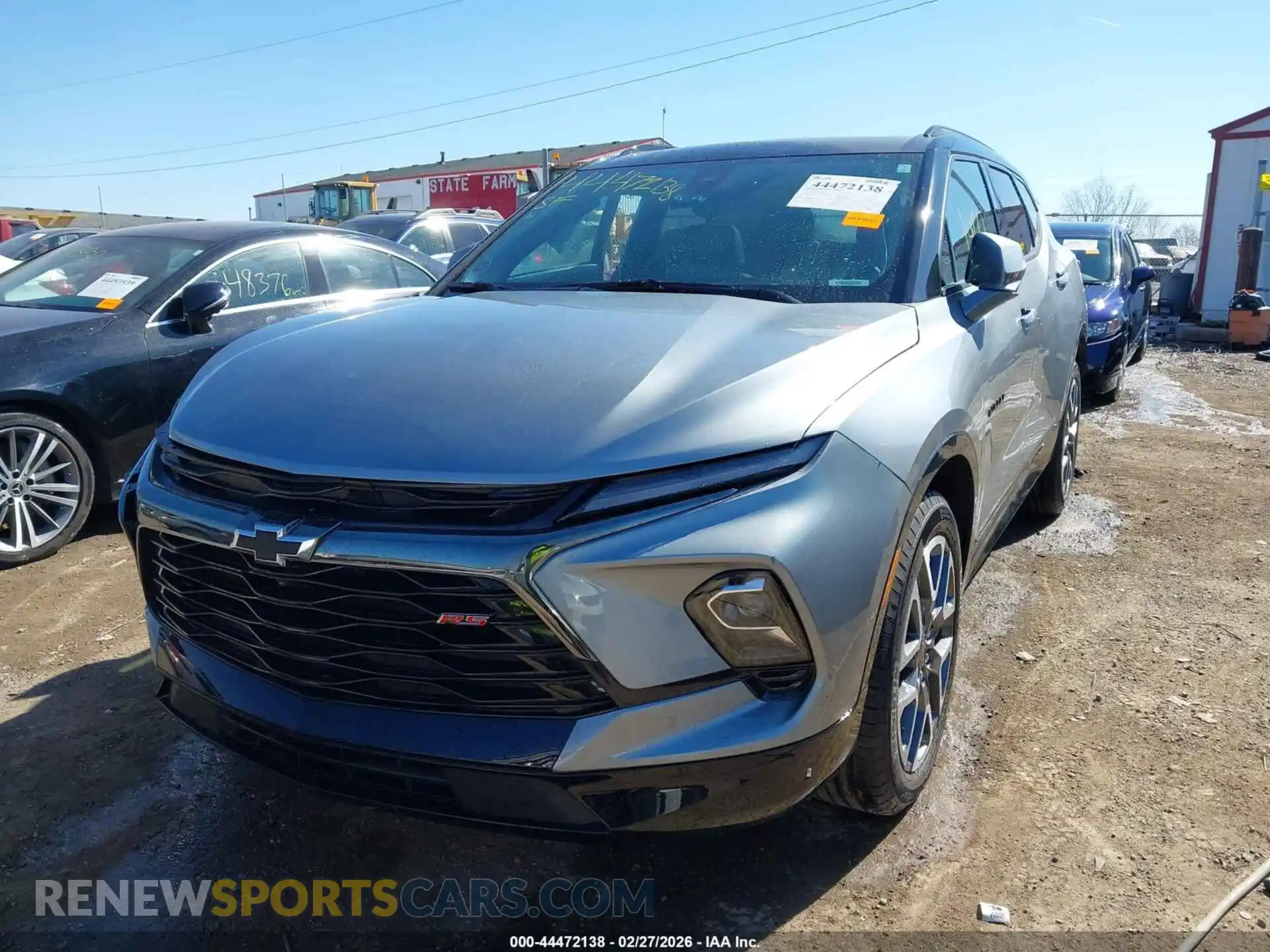 2 Фотография поврежденного автомобиля 3GNKBKRS1SS132366 CHEVROLET BLAZER 2025