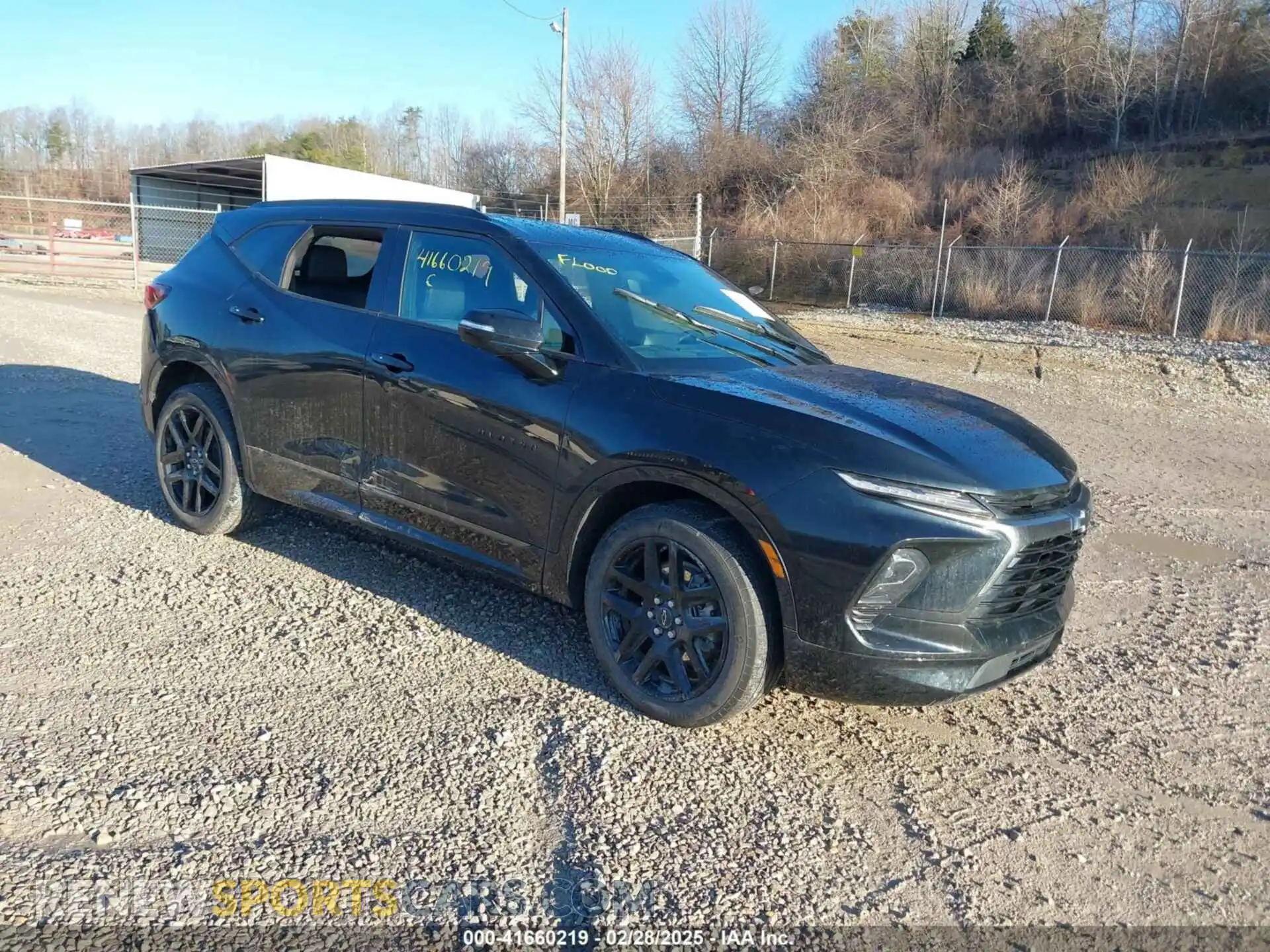 1 Фотография поврежденного автомобиля 3GNKBKRS3SS103807 CHEVROLET BLAZER 2025