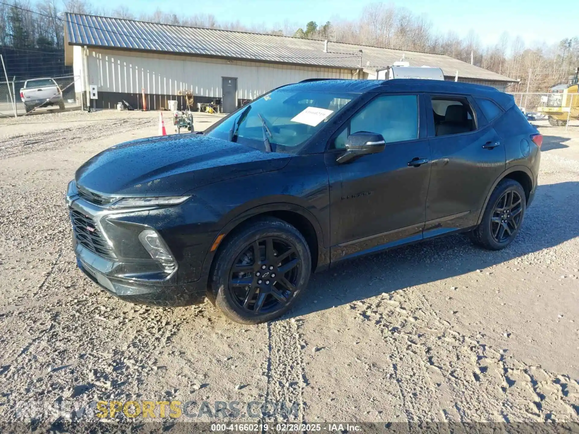 2 Фотография поврежденного автомобиля 3GNKBKRS3SS103807 CHEVROLET BLAZER 2025