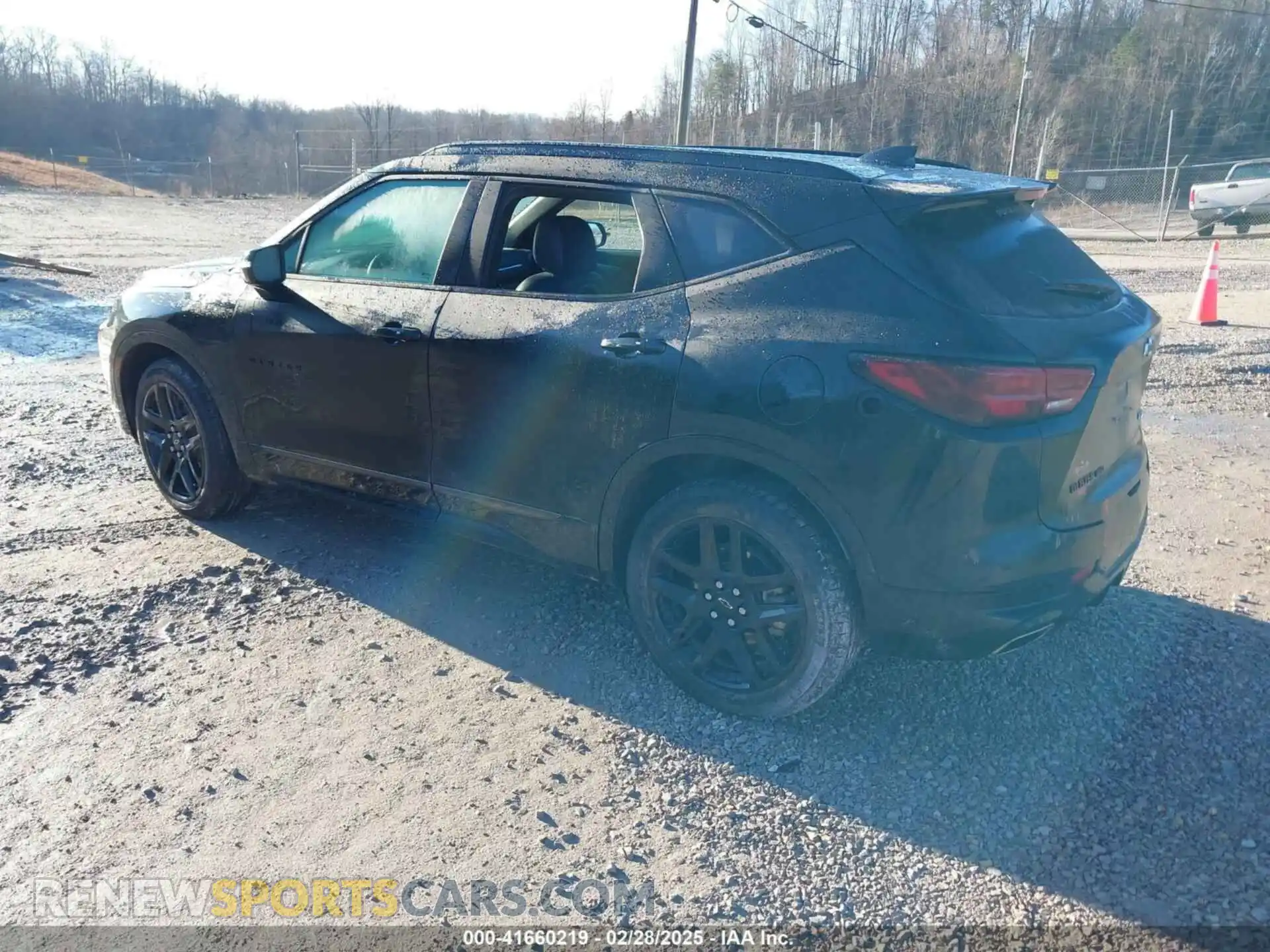 3 Фотография поврежденного автомобиля 3GNKBKRS3SS103807 CHEVROLET BLAZER 2025