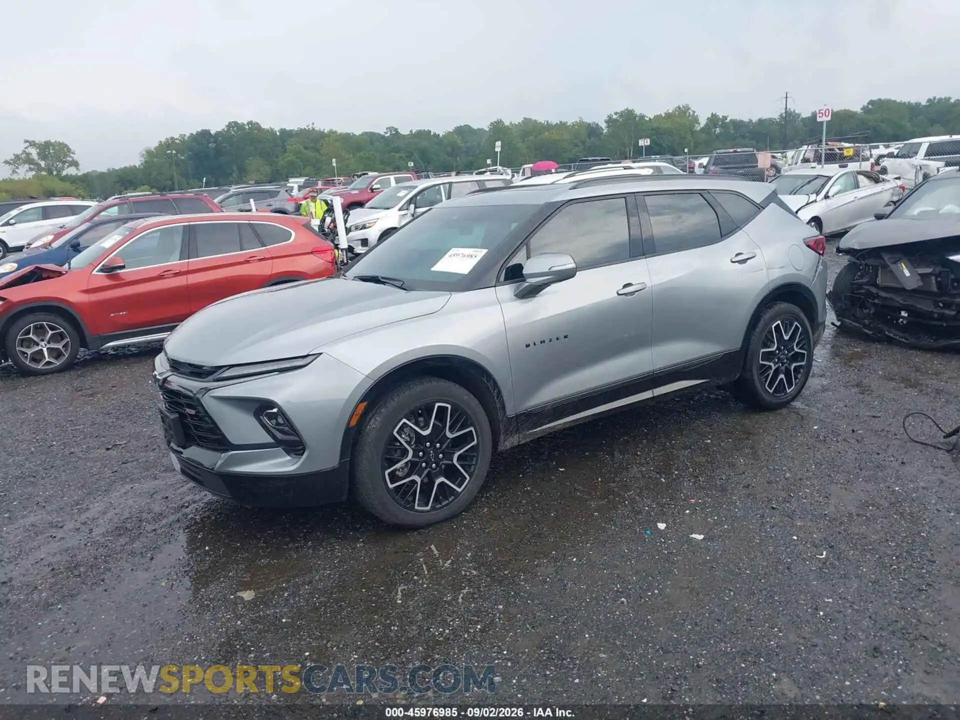 2 fotografías del automóvil dañado 3GNKBKRS3SS135351 CHEVROLET BLAZER 2025