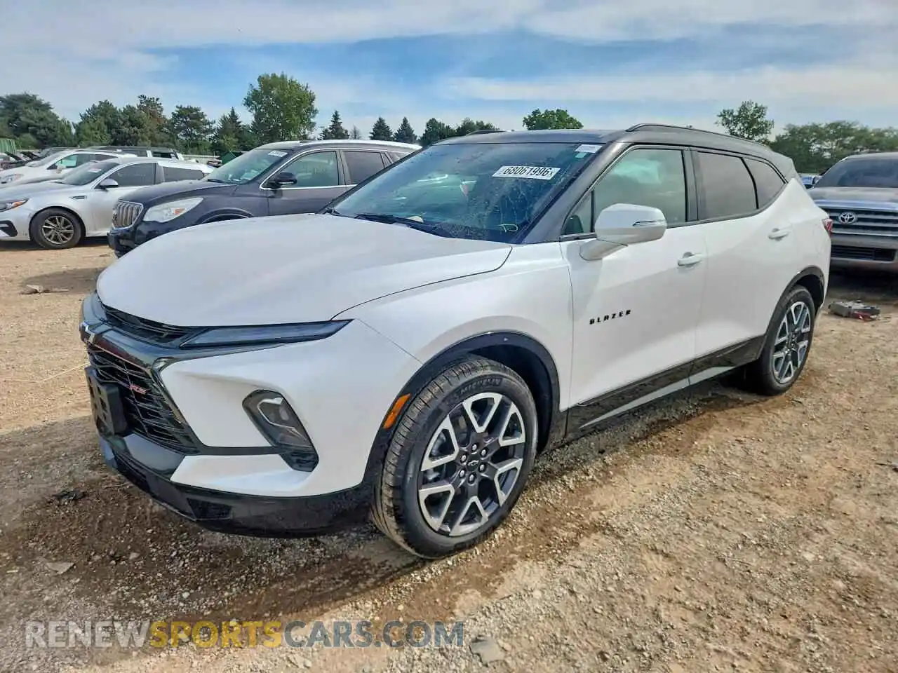 1 Фотография поврежденного автомобиля 3GNKBKRS4SS104111 CHEVROLET BLAZER 2025