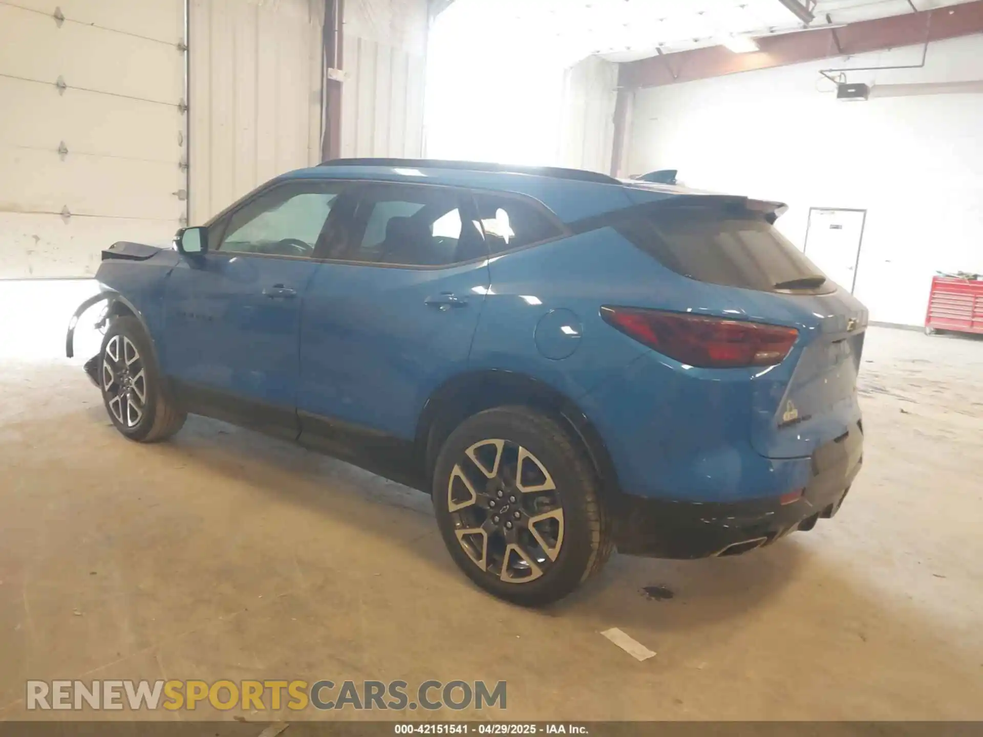 3 Photograph of a damaged car 3GNKBKRSXSS142457 CHEVROLET BLAZER 2025