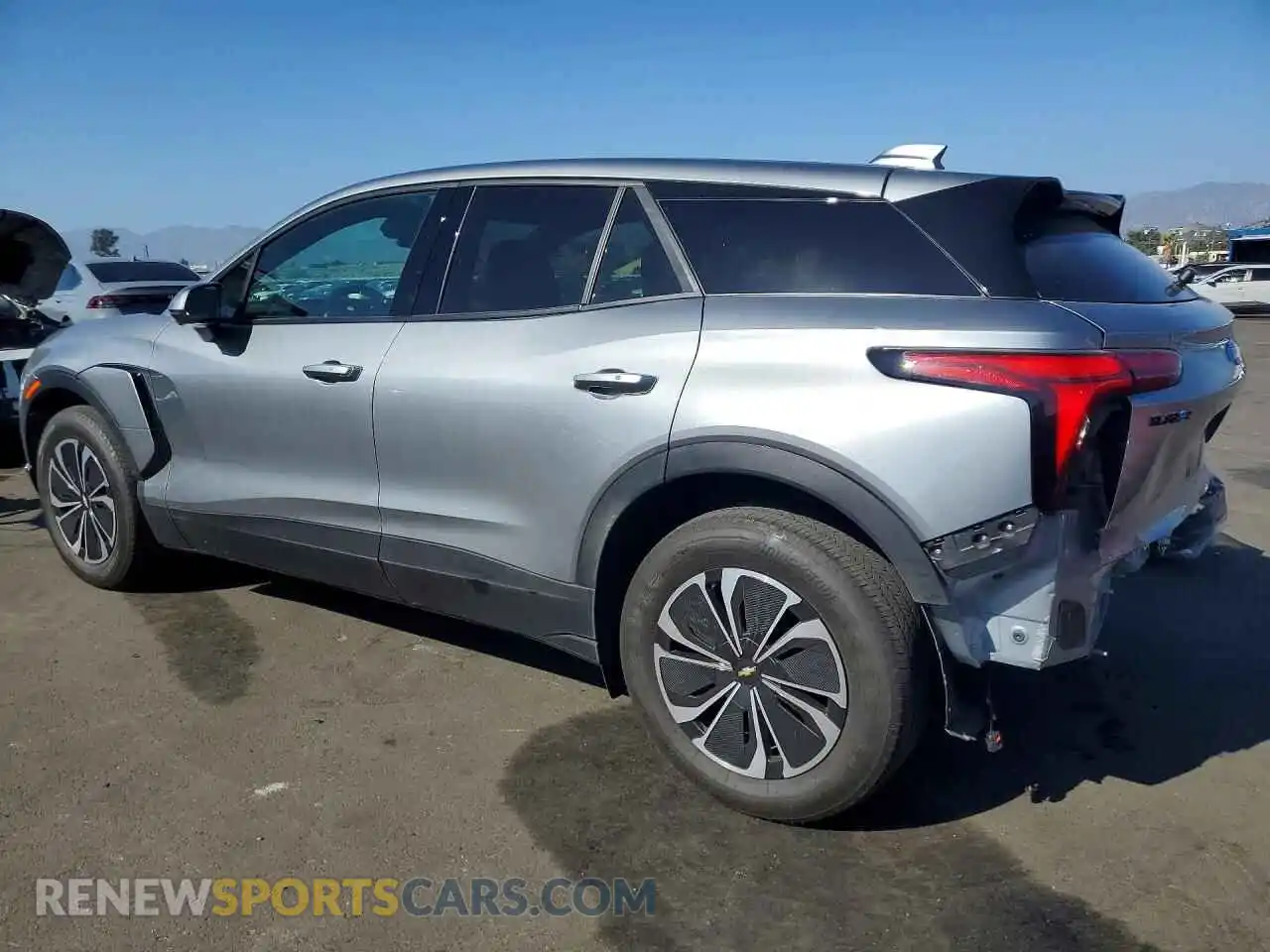 2 Photograph of a damaged car 3GNKDBRM3SS259972 CHEVROLET BLAZER 2025