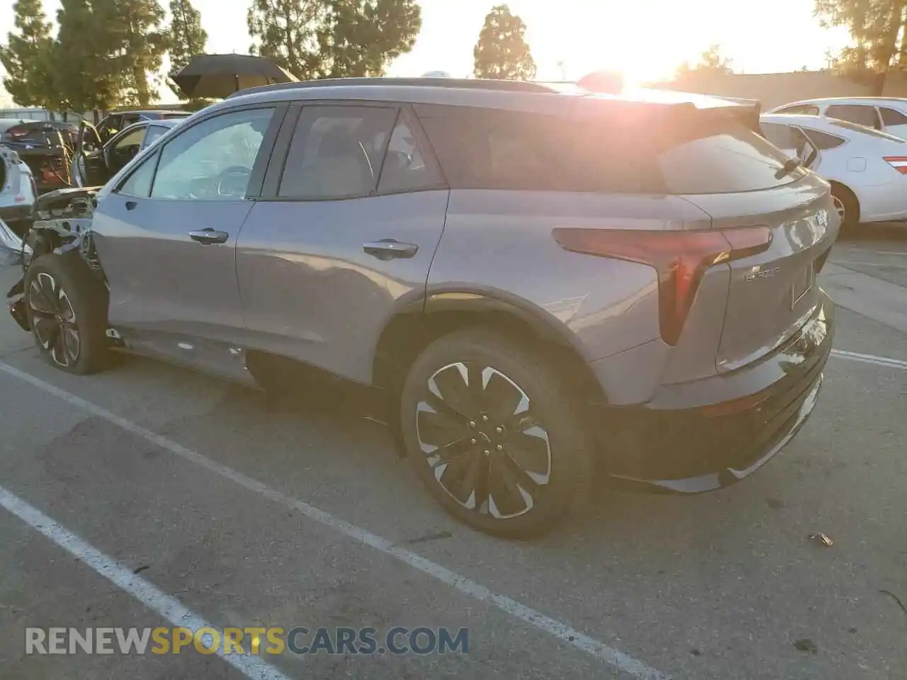 2 Photograph of a damaged car 3GNKDHRK1SS179118 CHEVROLET BLAZER 2025
