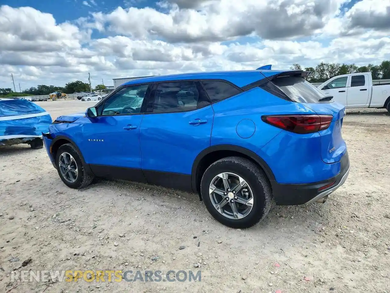 2 Photograph of a damaged car 3GNKBCR41TS164579 CHEVROLET BLAZER 2026