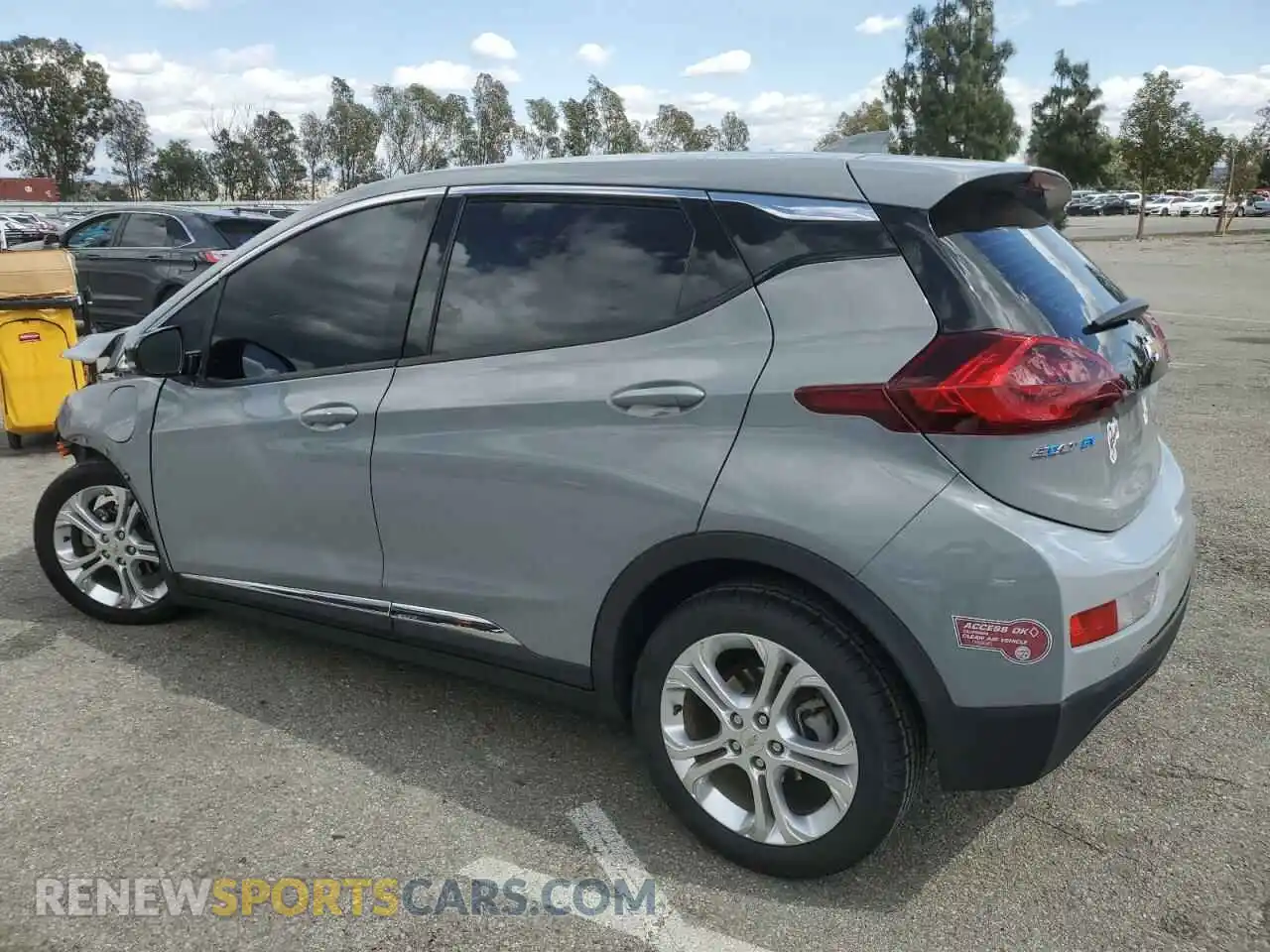 2 Photograph of a damaged car 1G1FY6S06L4128316 CHEVROLET BOLT 2020