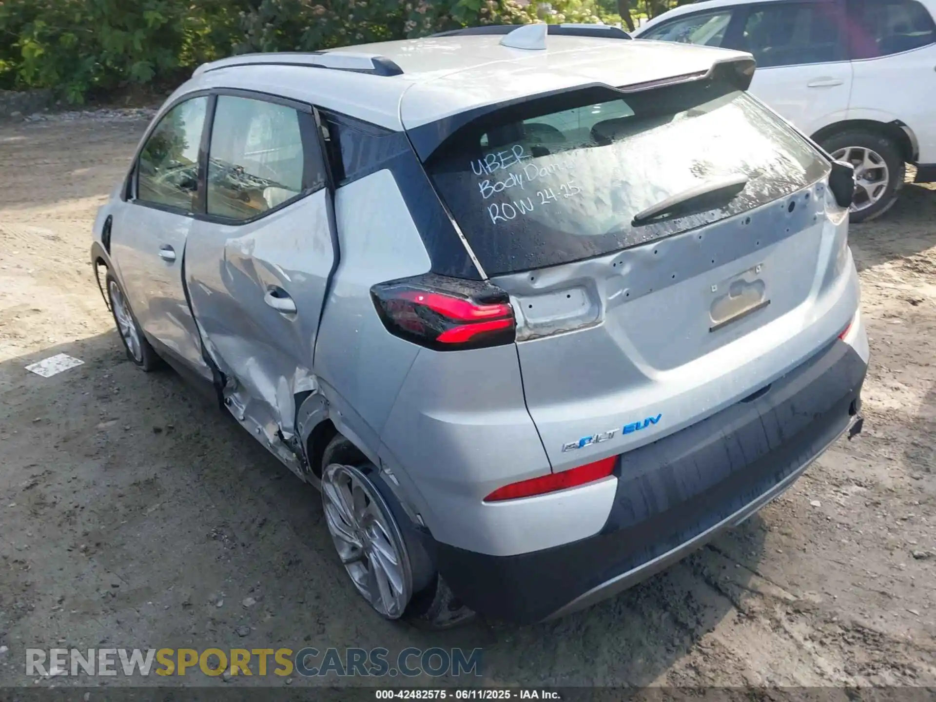 3 fotografías del automóvil dañado 1G1FY6S05P4133478 CHEVROLET BOLT EUV 2023