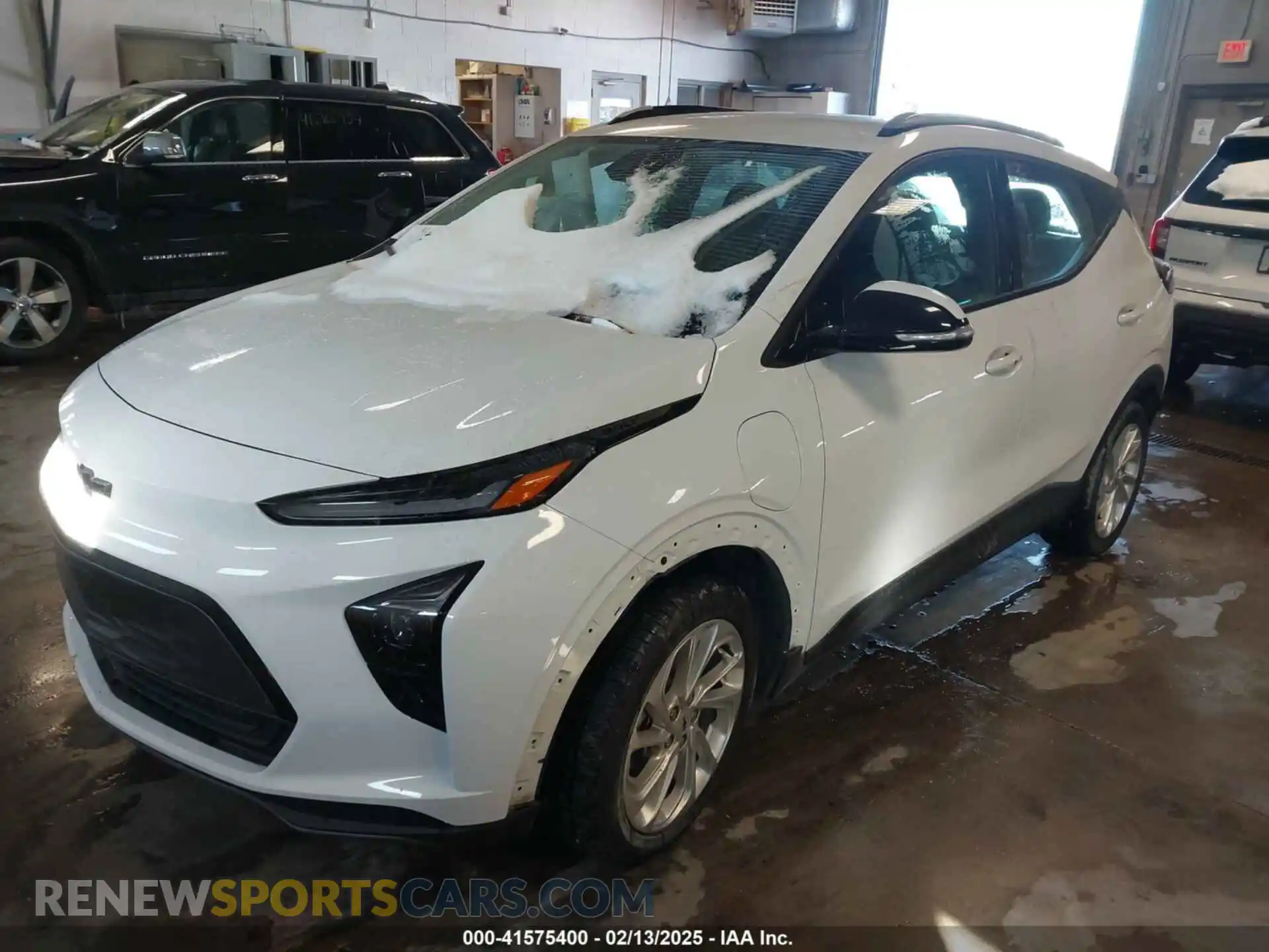 2 fotografías del automóvil dañado 1G1FY6S09P4136920 CHEVROLET BOLT EUV 2023