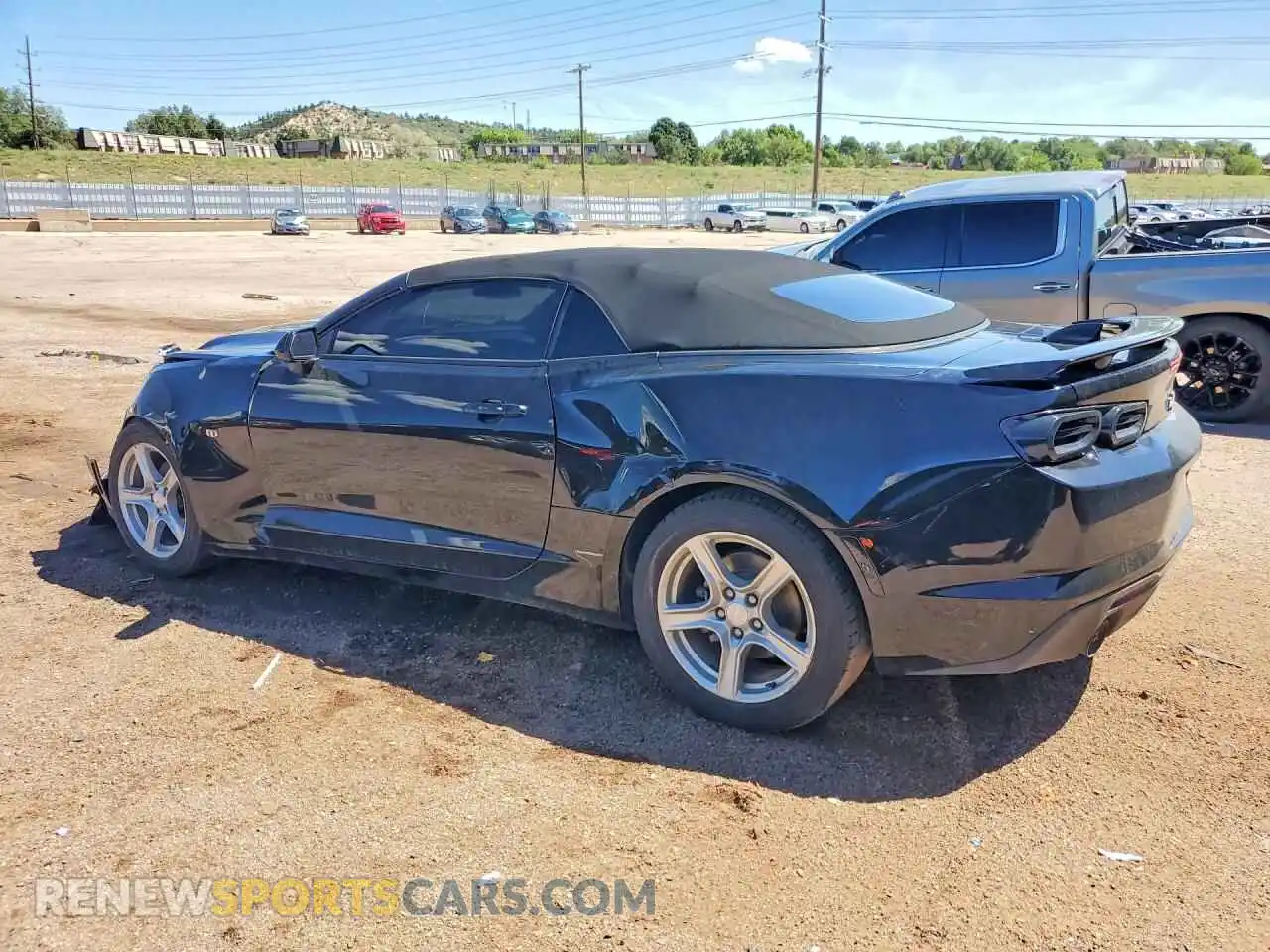2 fotografías del automóvil dañado 1G1FB3DS9M0102137 CHEVROLET CAMARO 2021
