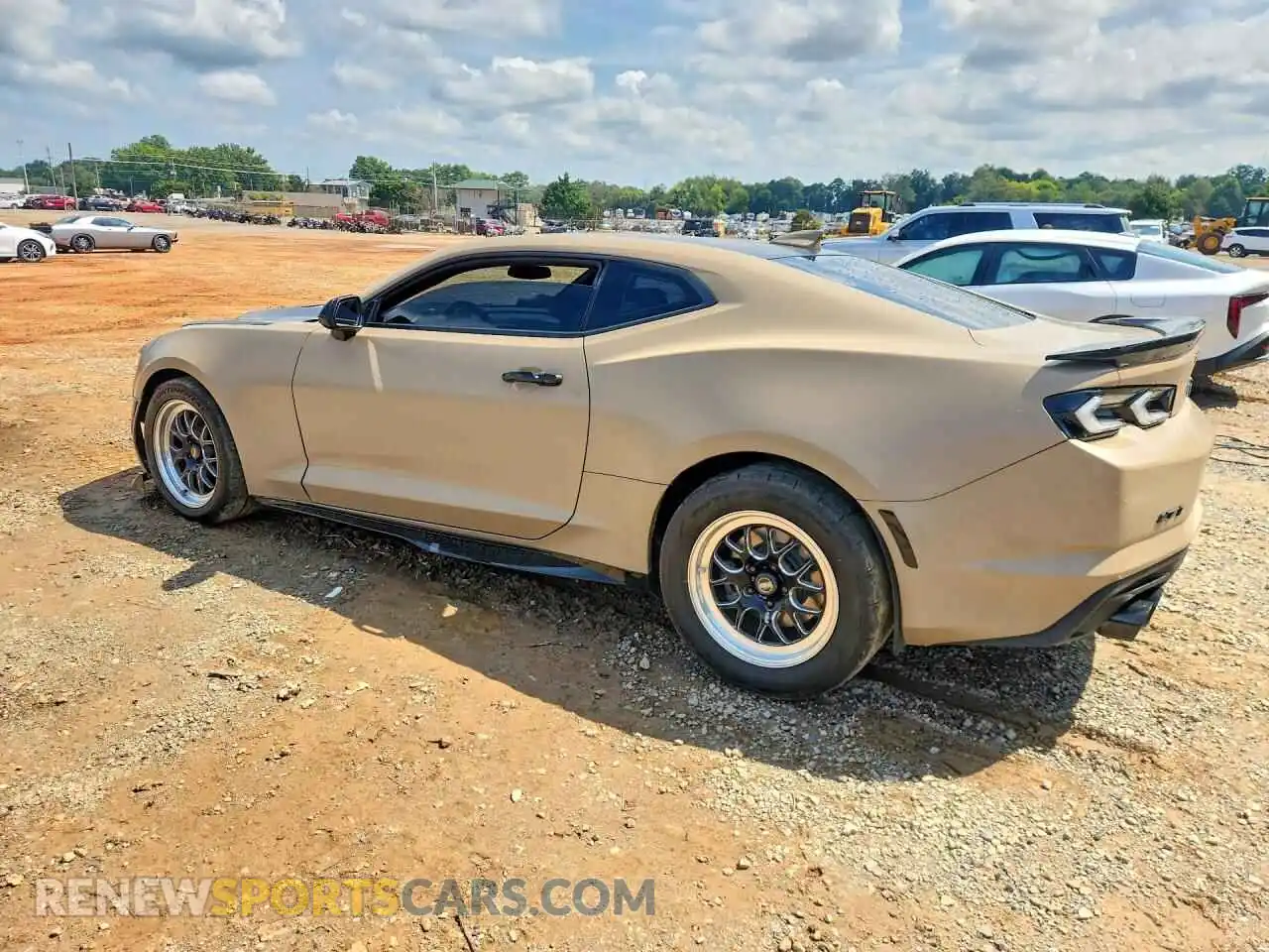 2 fotografías del automóvil dañado 1G1FF1R70M0131006 CHEVROLET CAMARO 2021