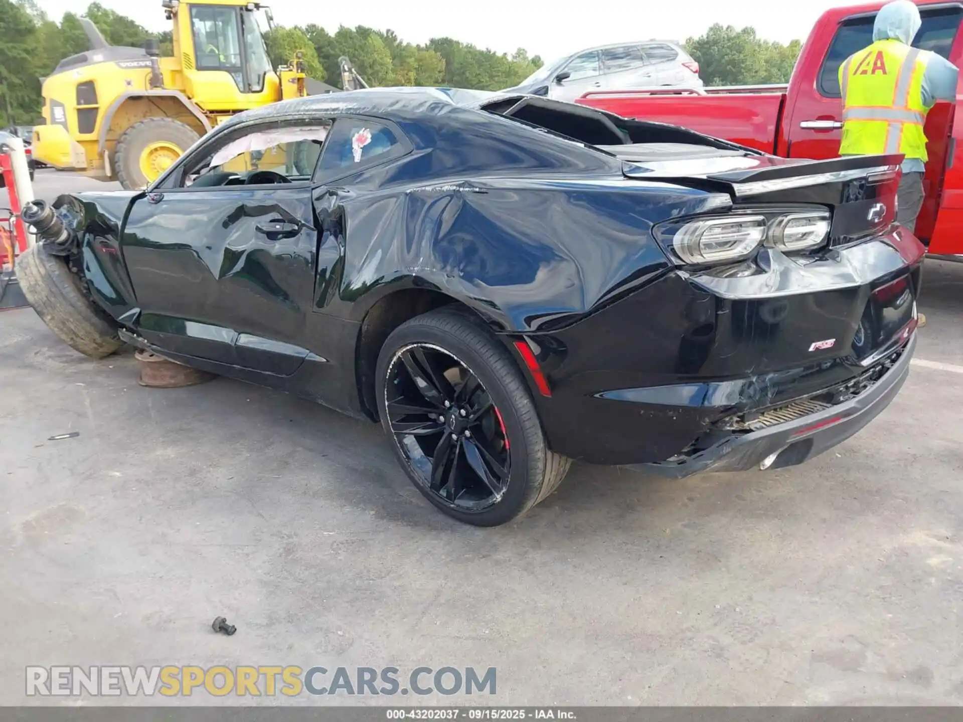 3 Фотография поврежденного автомобиля 1G1FD1RS6R0117810 CHEVROLET CAMARO 2024