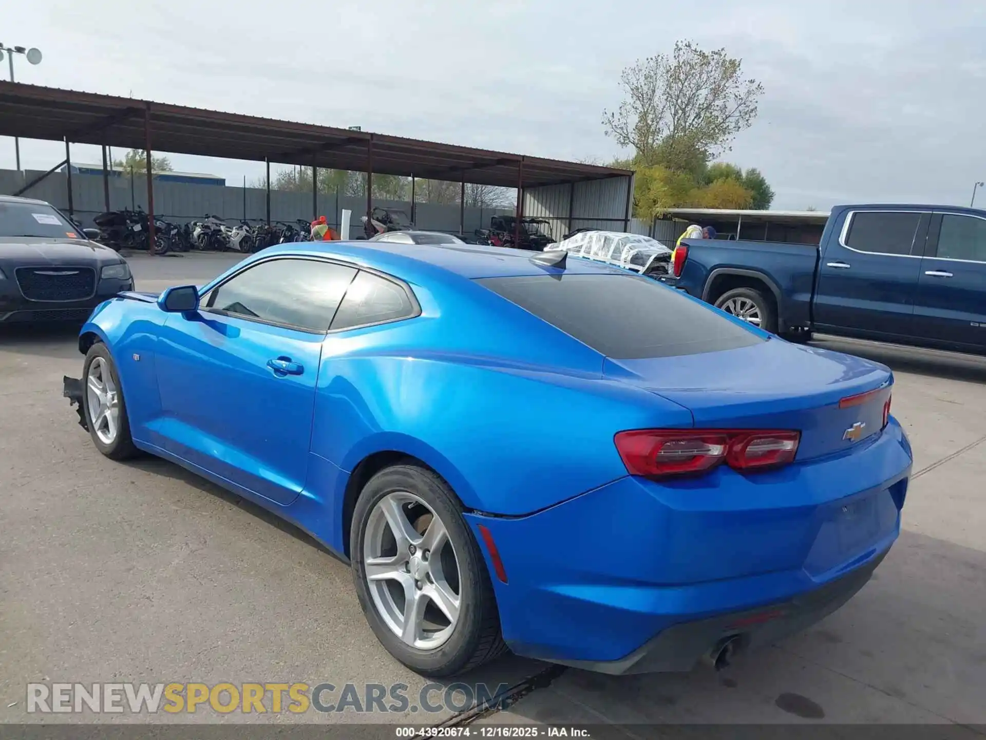 3 Фотография поврежденного автомобиля 1G1FD1RS7R0114611 CHEVROLET CAMARO 2024