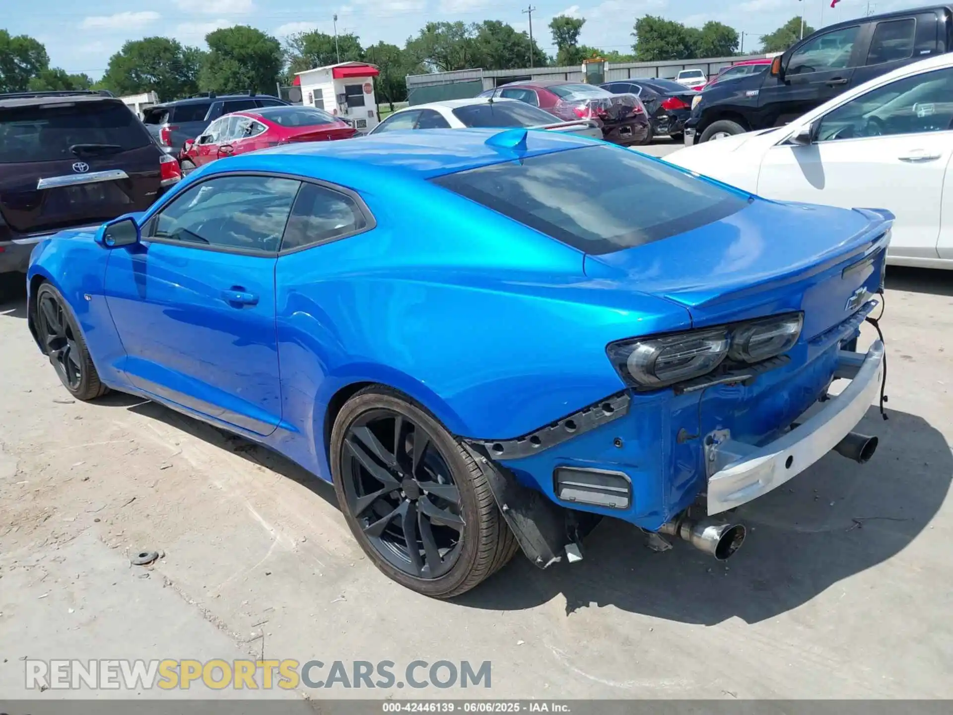 3 Фотография поврежденного автомобиля 1G1FD1RS8R0120451 CHEVROLET CAMARO 2024