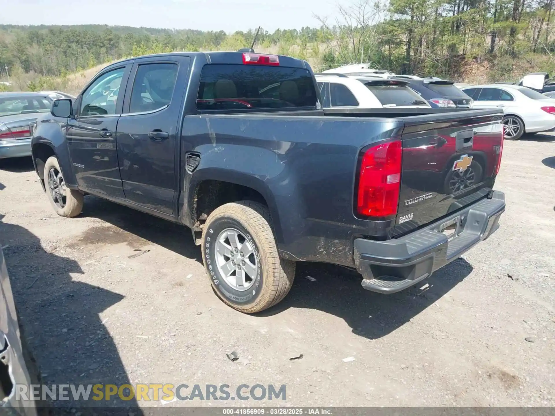 3 Photograph of a damaged car 1GCGSBEAXK1174709 CHEVROLET COLORADO 2019
