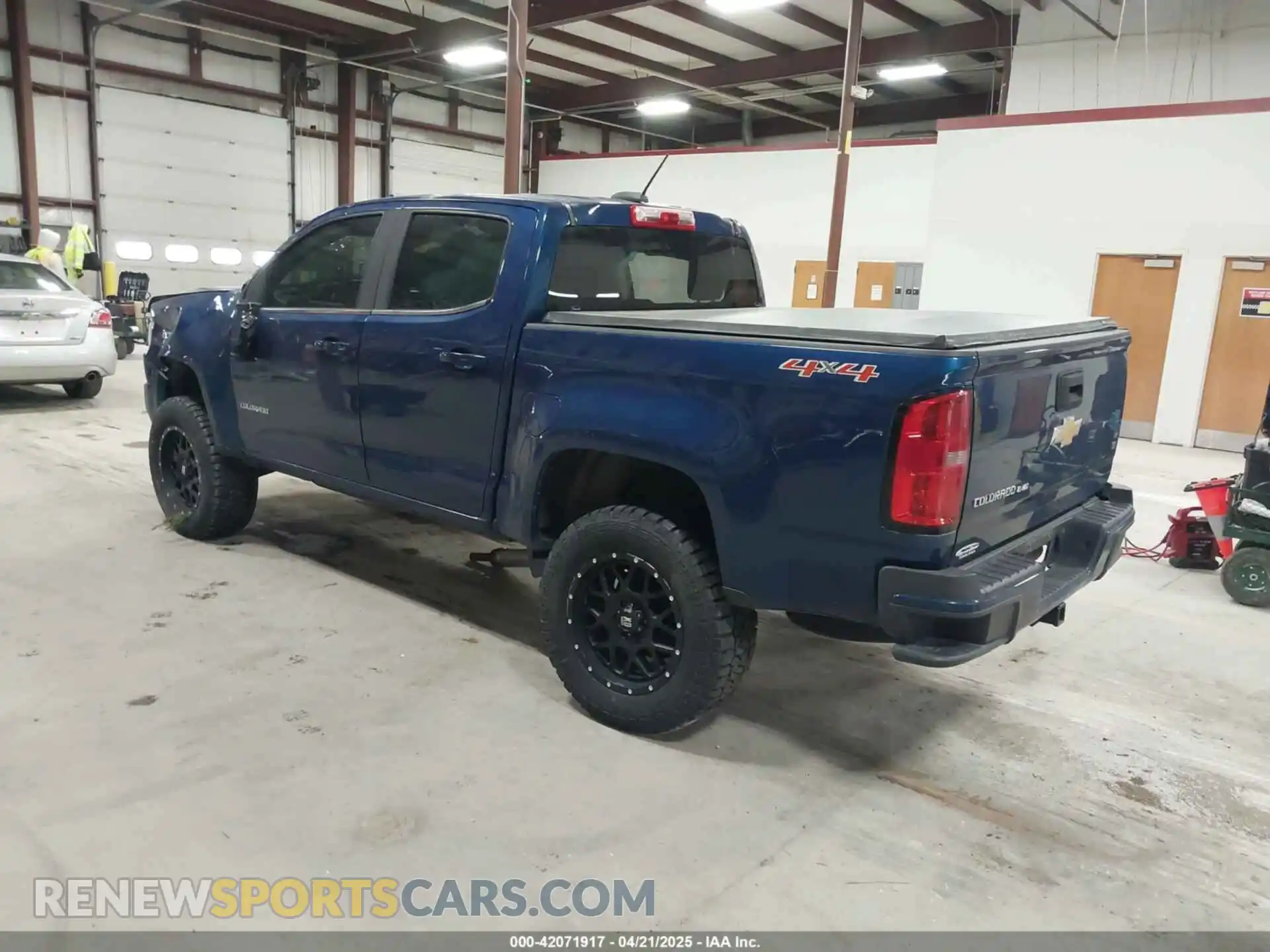 3 Photograph of a damaged car 1GCGTCEN6K1122032 CHEVROLET COLORADO 2019