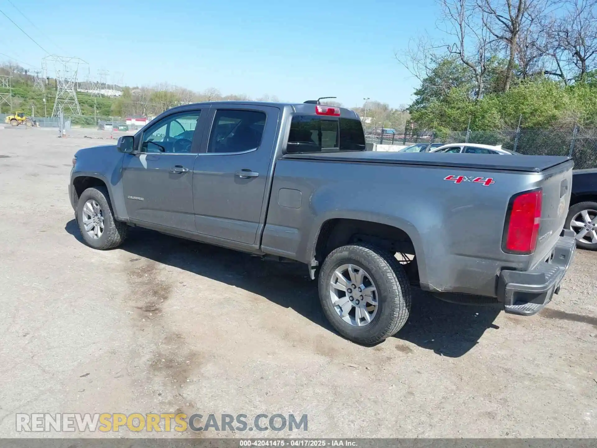 3 Photograph of a damaged car 1GCGTCEN7L1170611 CHEVROLET COLORADO 2020