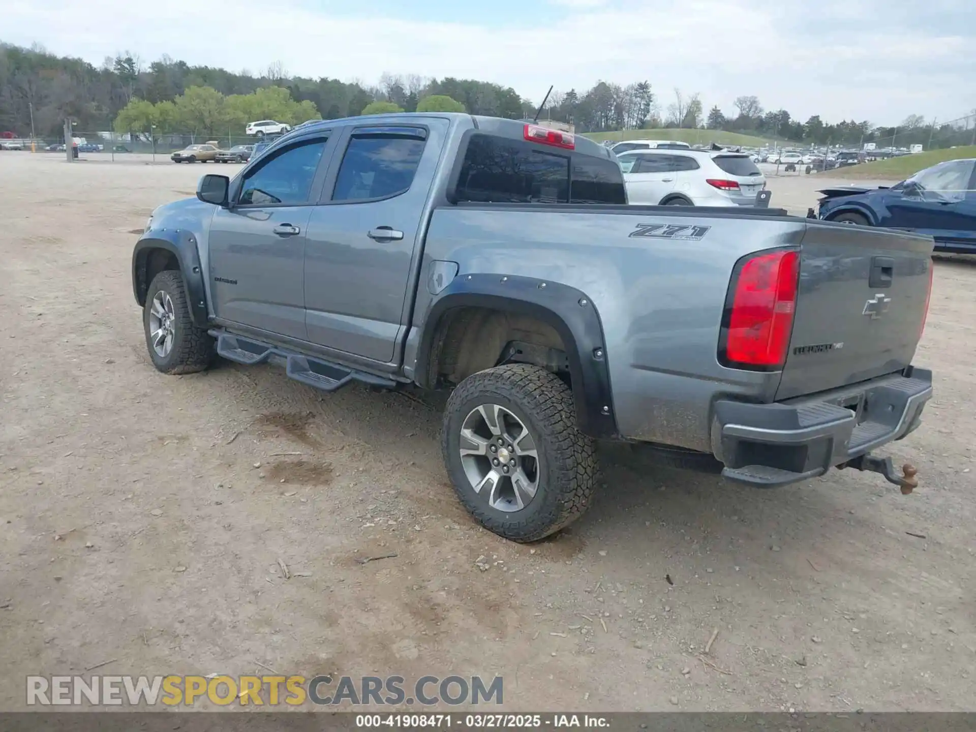 3 Photograph of a damaged car 1GCGTDEN5L1102961 CHEVROLET COLORADO 2020