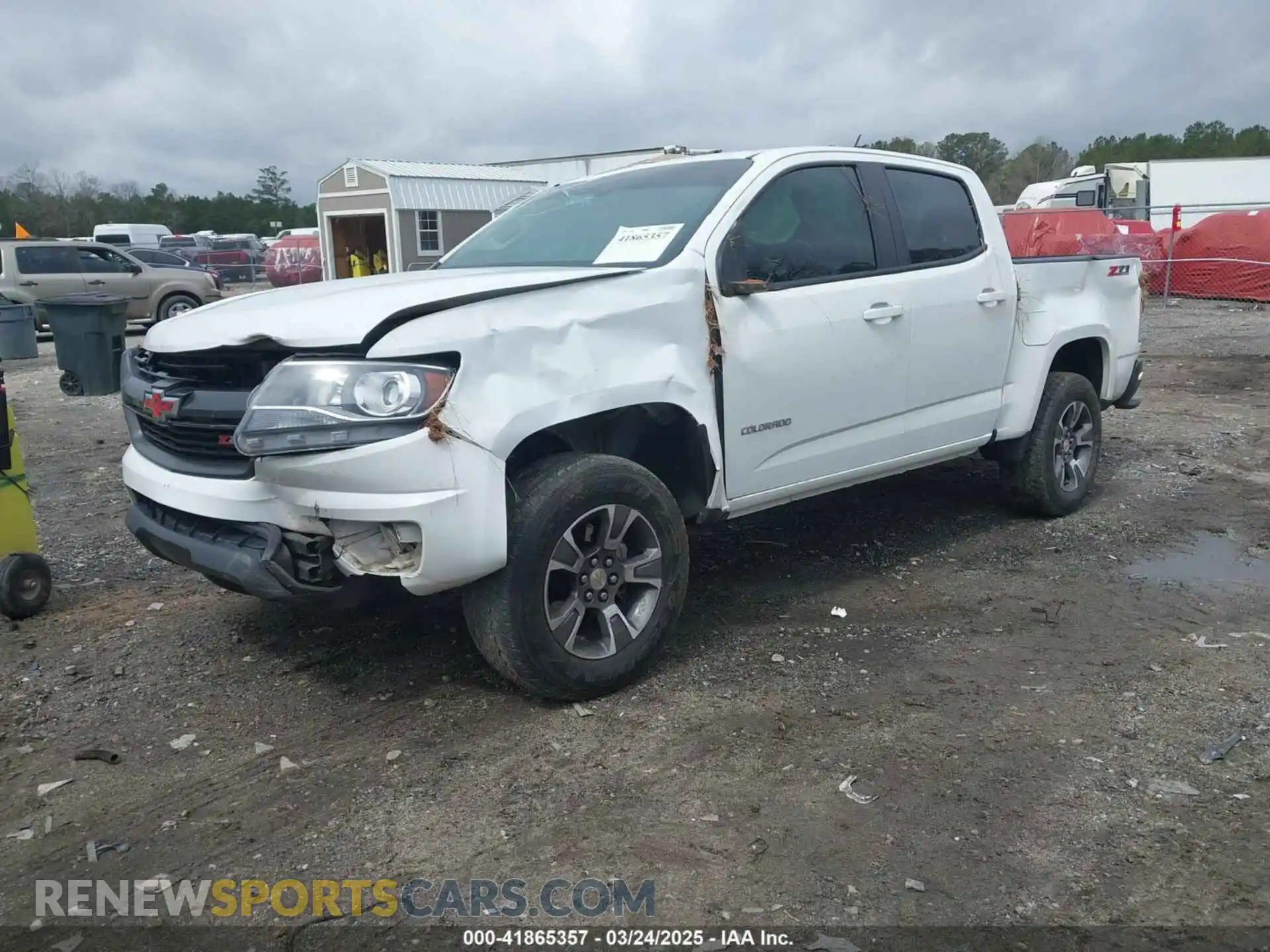 2 Photograph of a damaged car 1GCGTDEN6L1228309 CHEVROLET COLORADO 2020