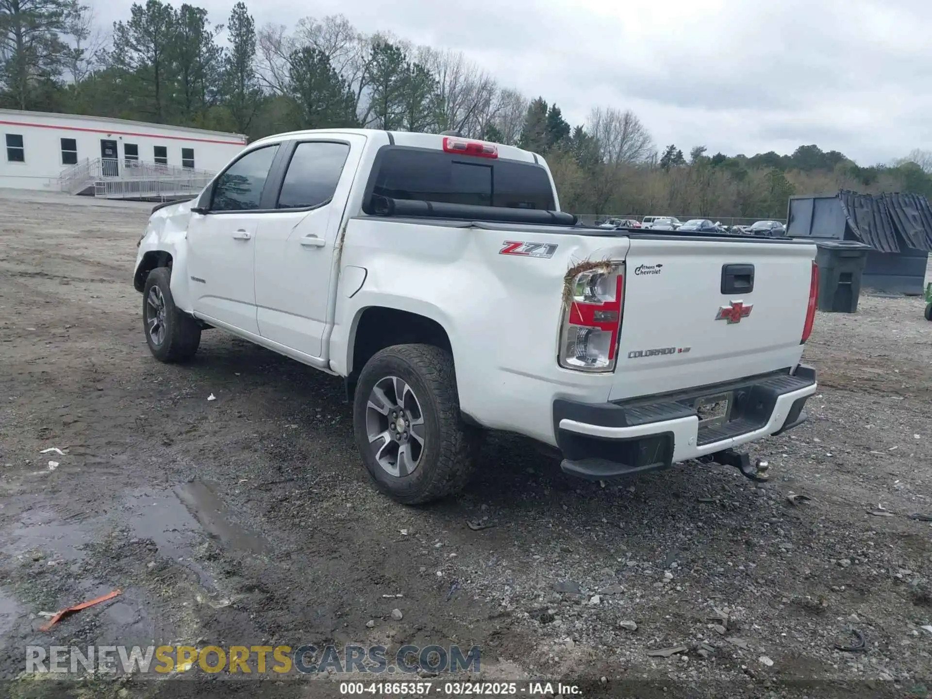 3 Photograph of a damaged car 1GCGTDEN6L1228309 CHEVROLET COLORADO 2020