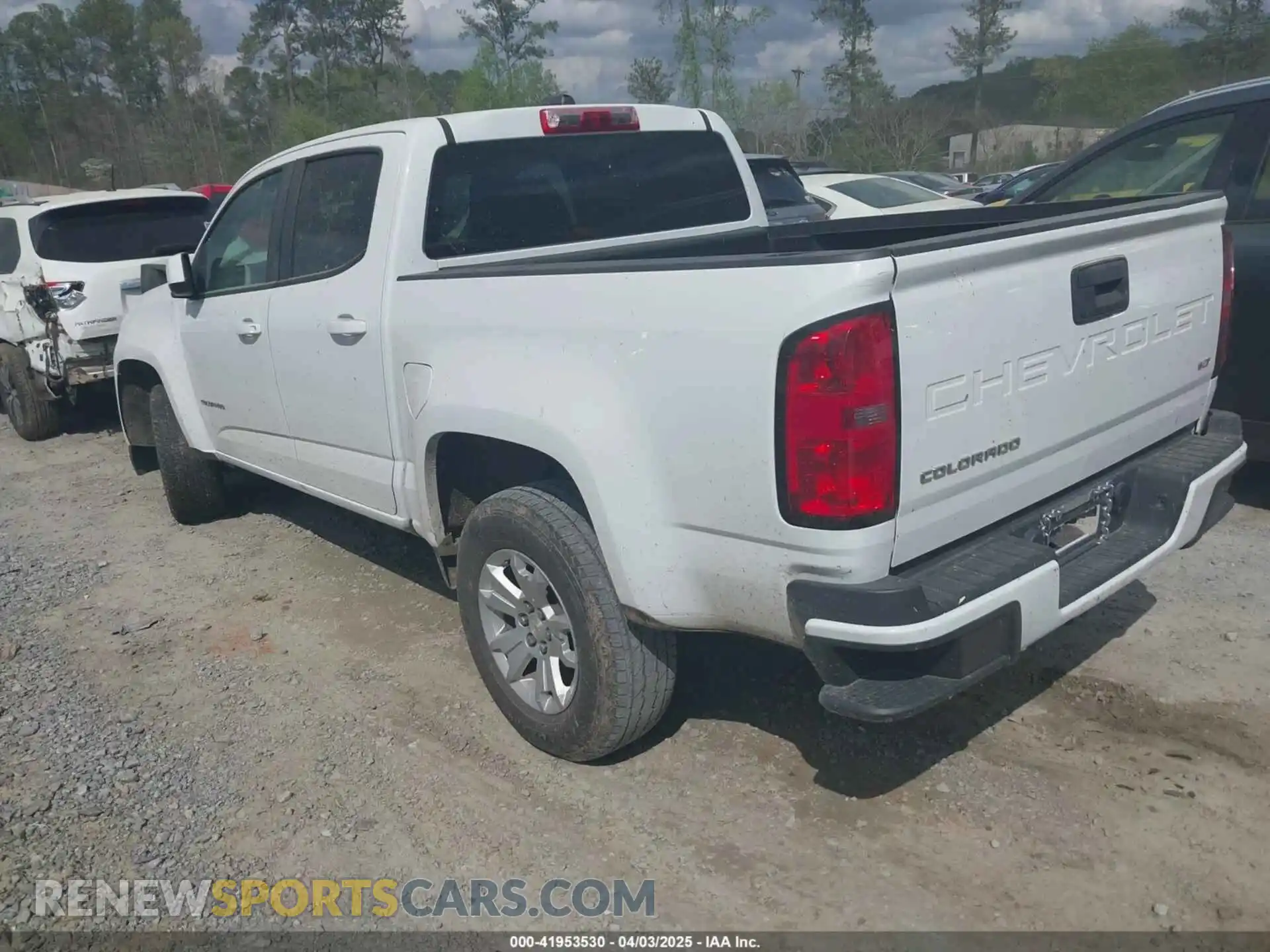 3 Photograph of a damaged car 1GCGSCEN4M1127011 CHEVROLET COLORADO 2021