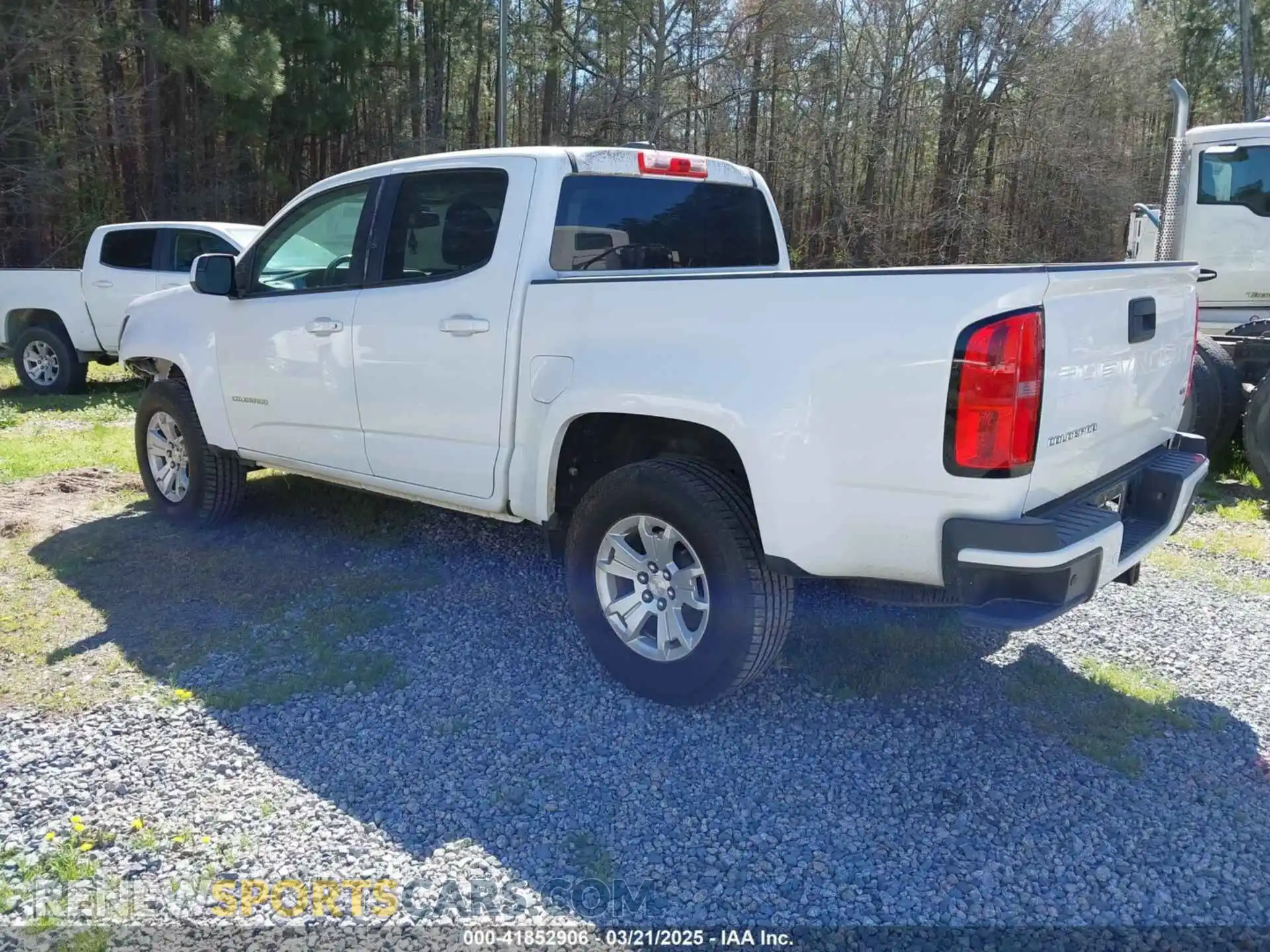 3 Photograph of a damaged car 1GCGSCEN6M1163816 CHEVROLET COLORADO 2021