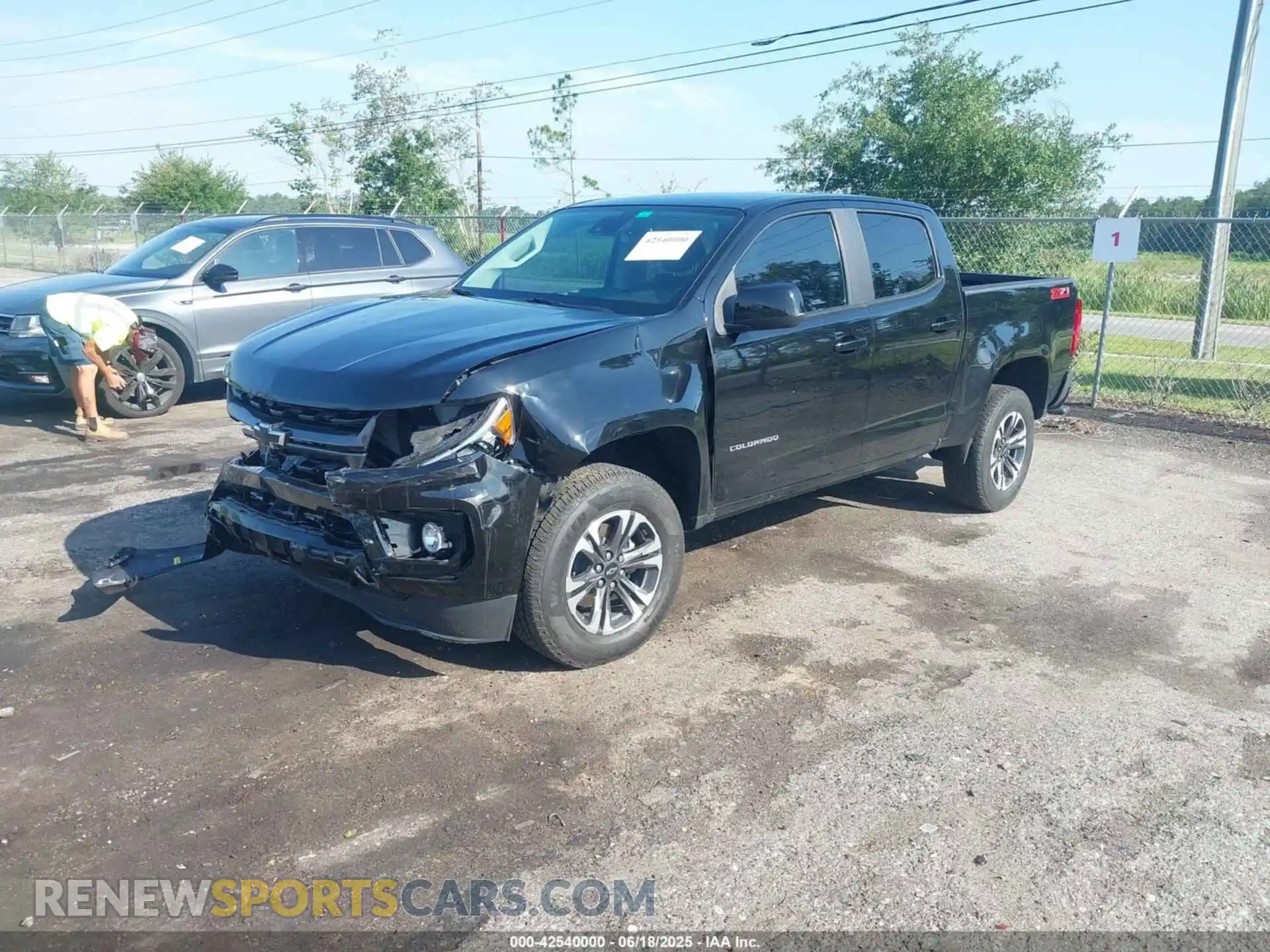 2 Фотография поврежденного автомобиля 1GCGSDEN0M1129473 CHEVROLET COLORADO 2021