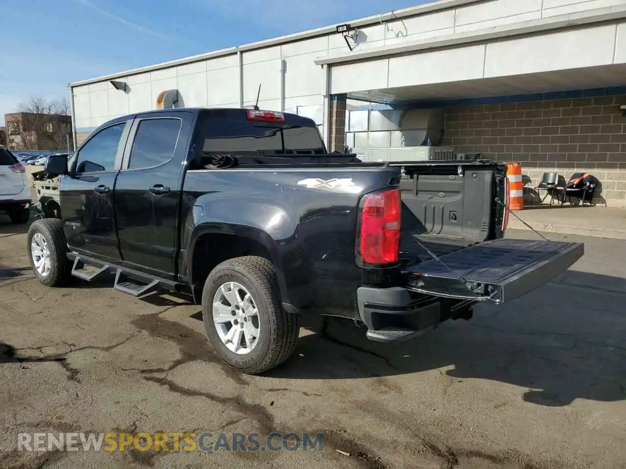 2 Фотография поврежденного автомобиля 1GCGTCEN3M1112612 CHEVROLET COLORADO 2021
