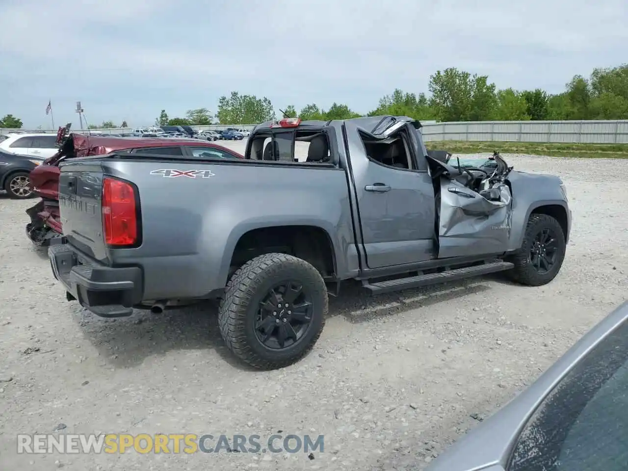 3 Photograph of a damaged car 1GCGTCENXM1131724 CHEVROLET COLORADO 2021