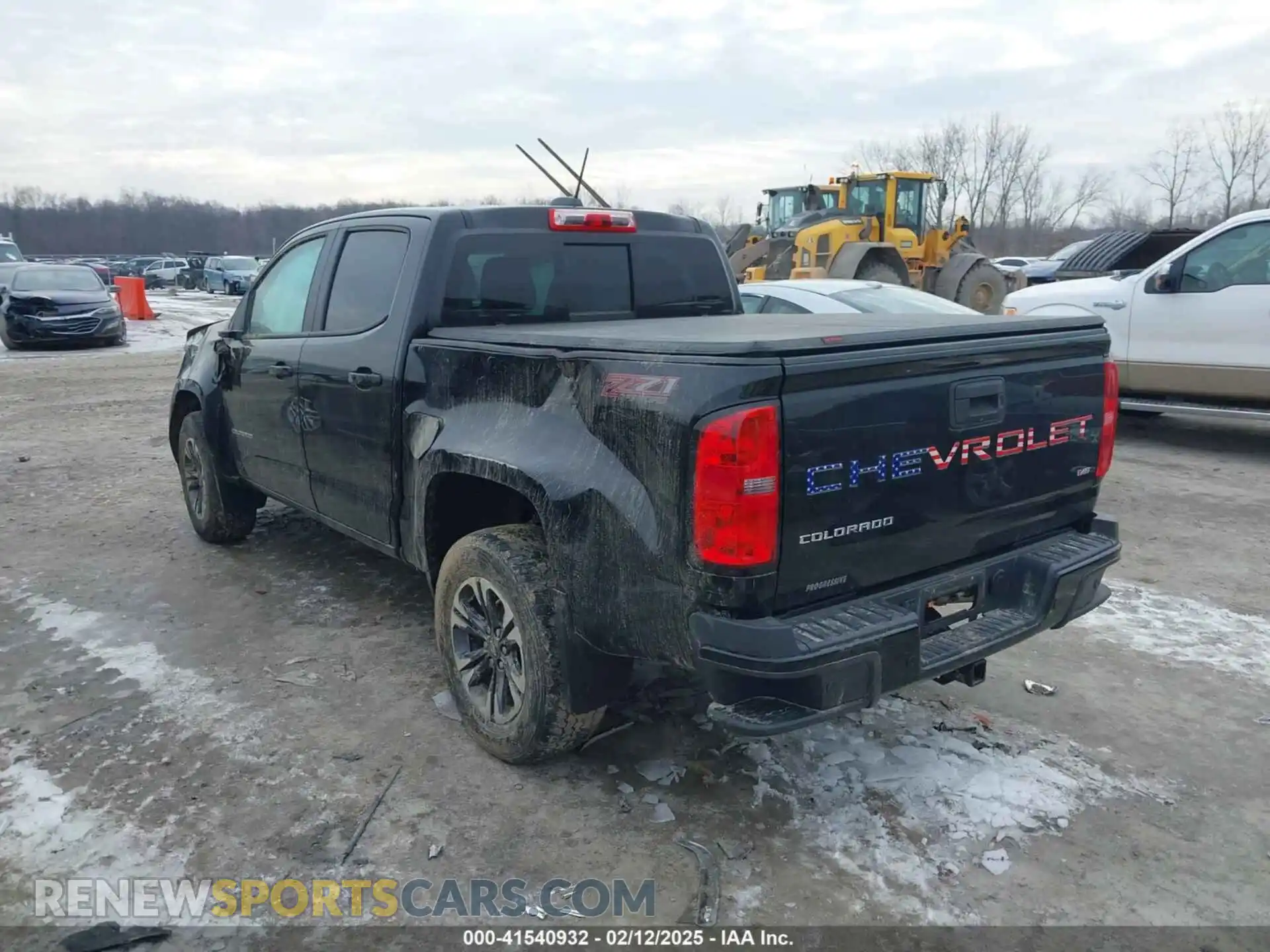 3 Photograph of a damaged car 1GCGTDEN0M1117014 CHEVROLET COLORADO 2021
