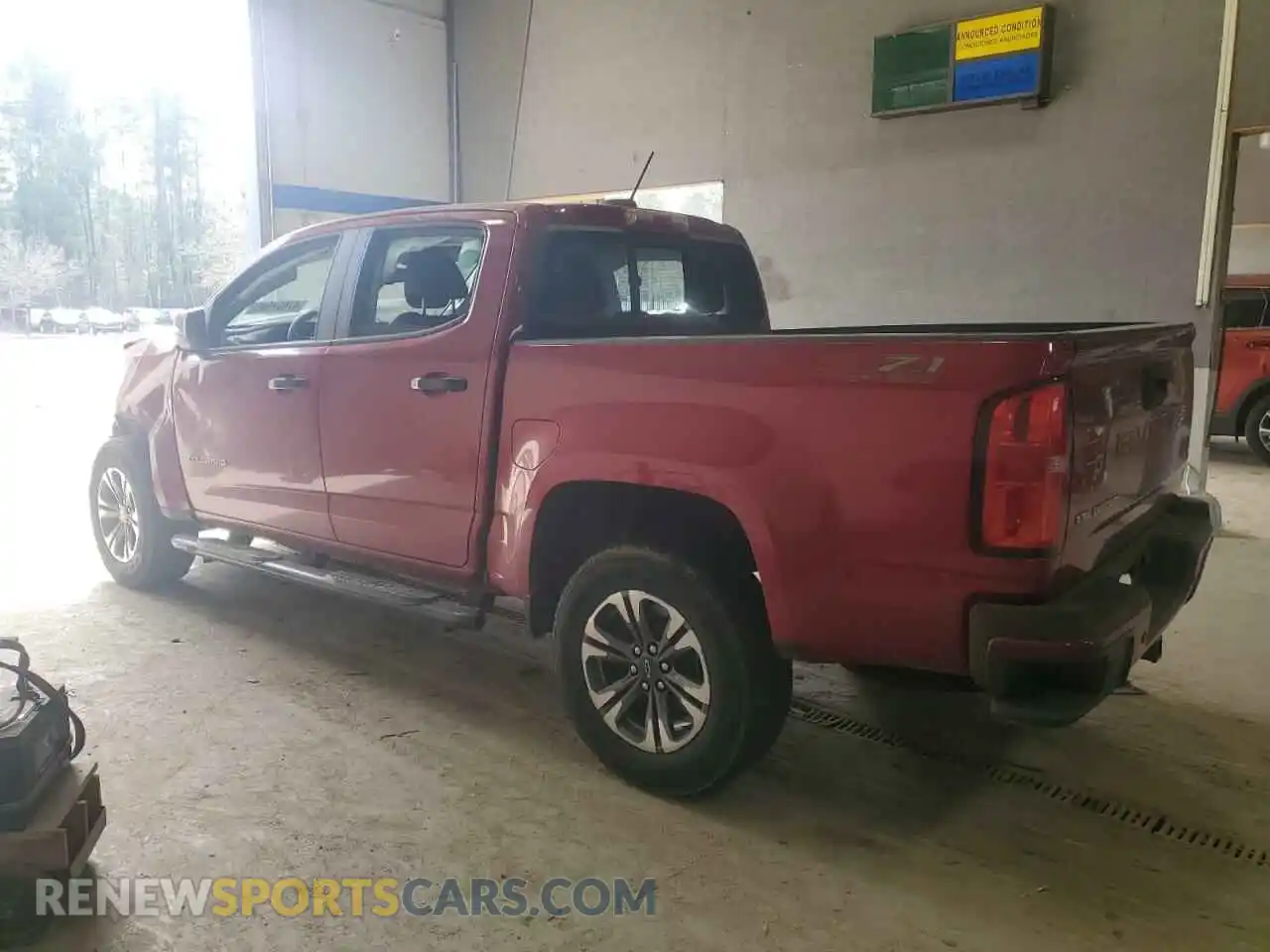 2 Photograph of a damaged car 1GCGTDEN5M1227587 CHEVROLET COLORADO 2021