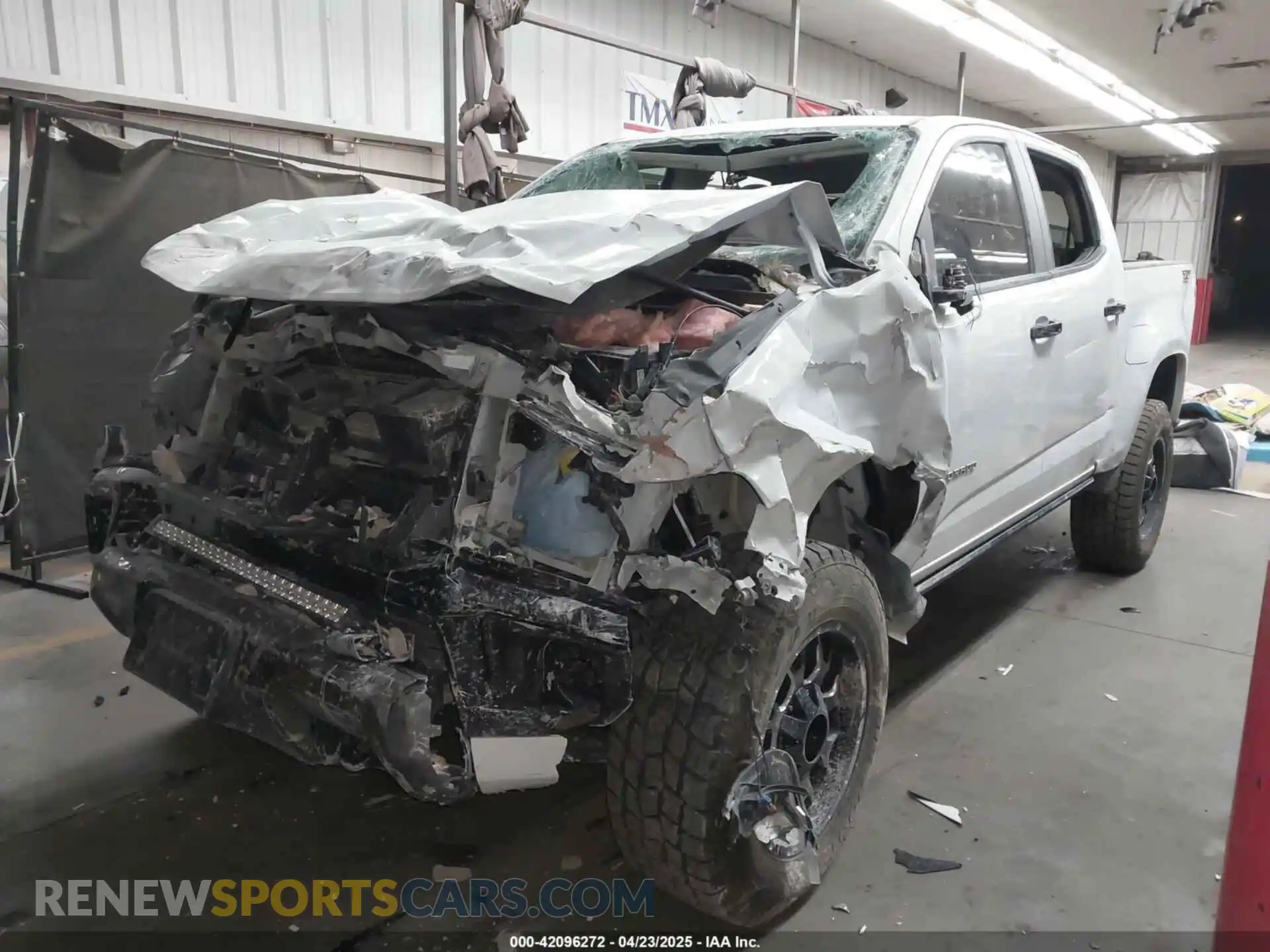 2 Photograph of a damaged car 1GCGTDENXM1114914 CHEVROLET COLORADO 2021