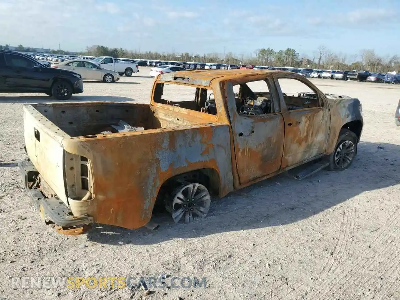 3 Photograph of a damaged car 1GCGTDENXM1168262 CHEVROLET COLORADO 2021