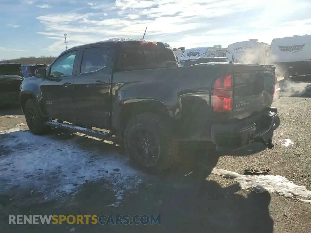 2 Photograph of a damaged car 1GCGTDENXM1240416 CHEVROLET COLORADO 2021