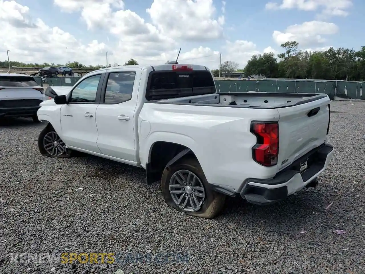 2 fotografías del automóvil dañado 1GCPSCEK1R1110065 CHEVROLET COLORADO 2024