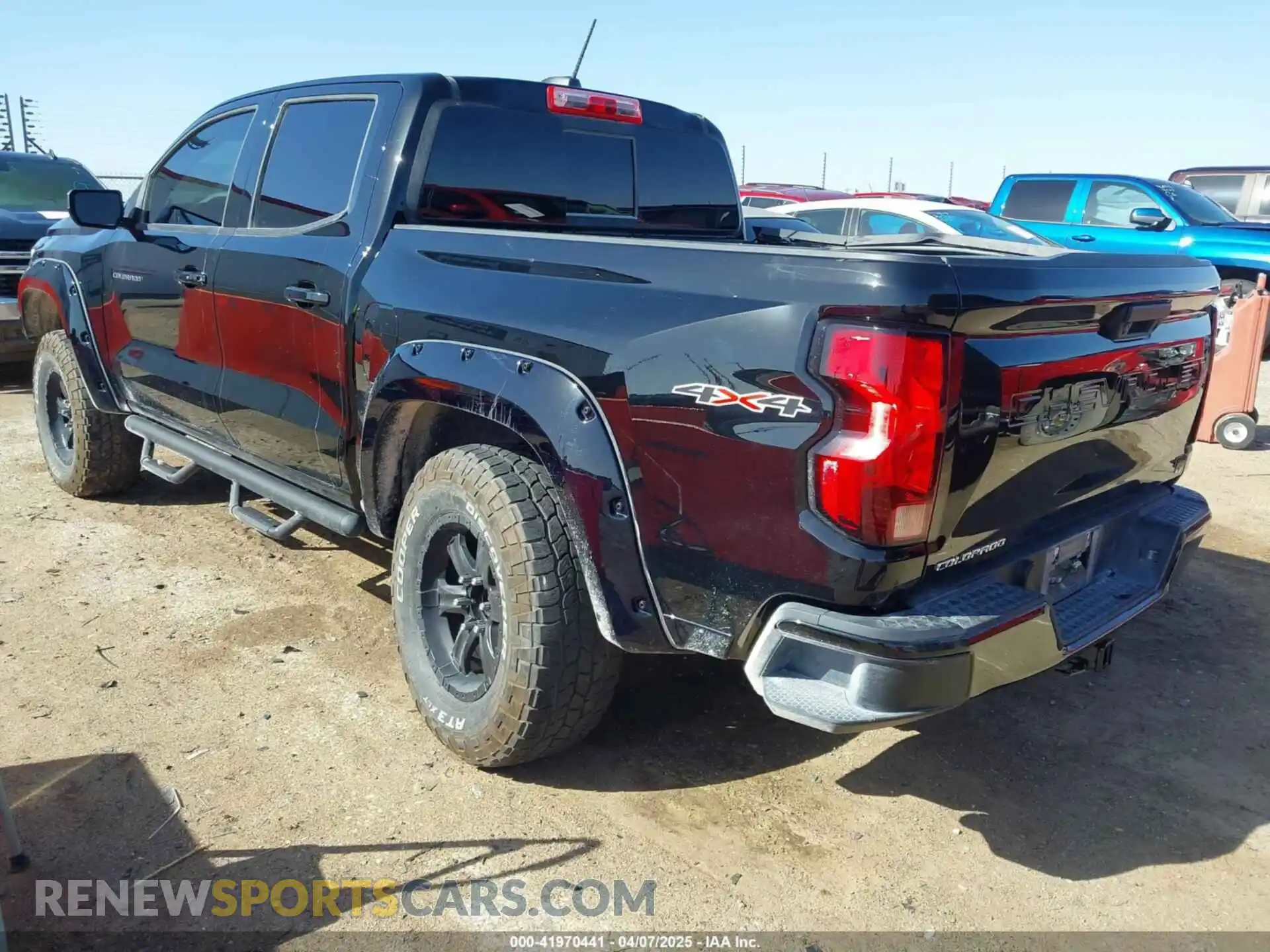 3 fotografías del automóvil dañado 1GCPTCEK6R1307021 CHEVROLET COLORADO 2024