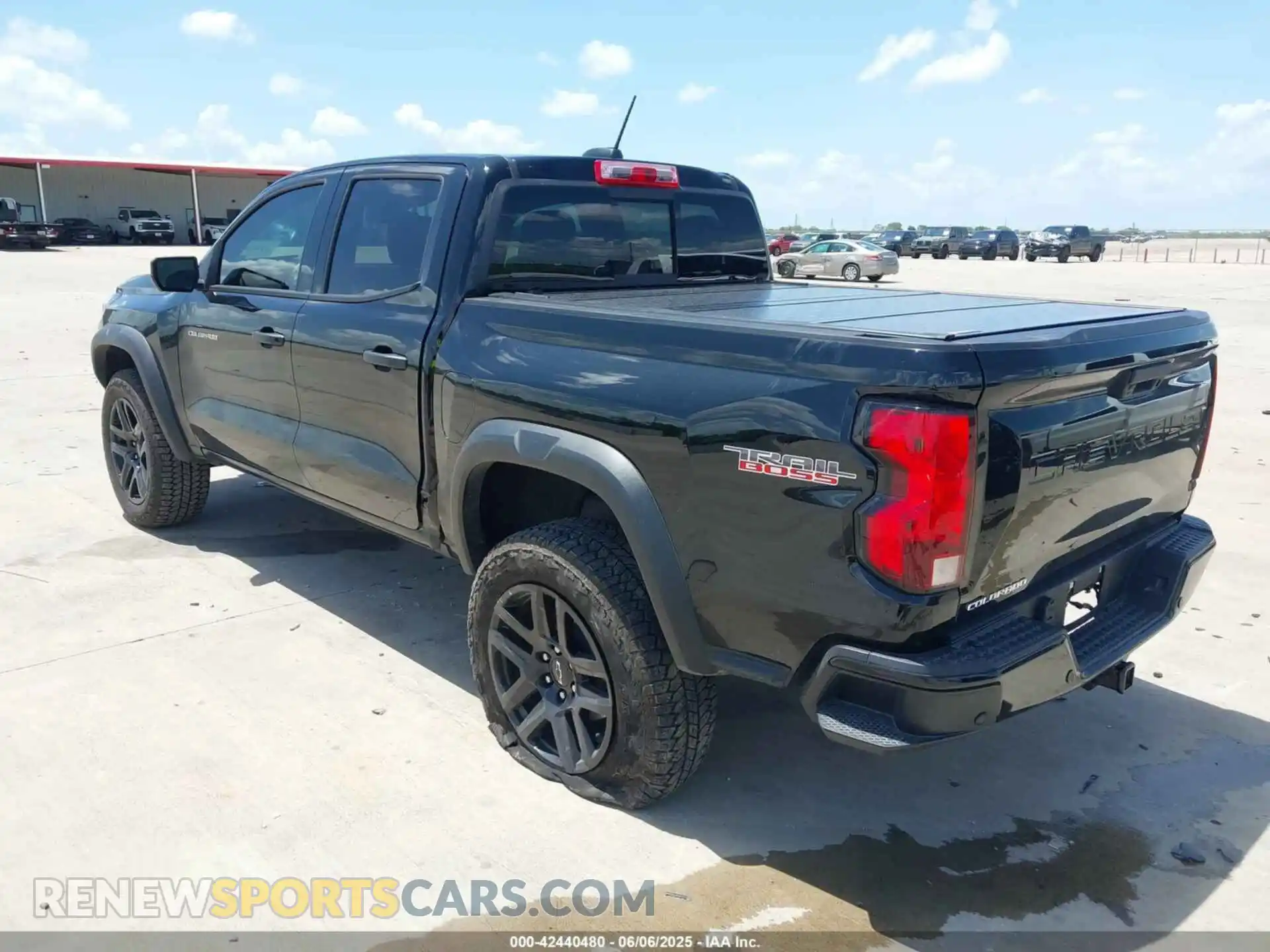 3 fotografías del automóvil dañado 1GCPTEEKXR1200937 CHEVROLET COLORADO 2024