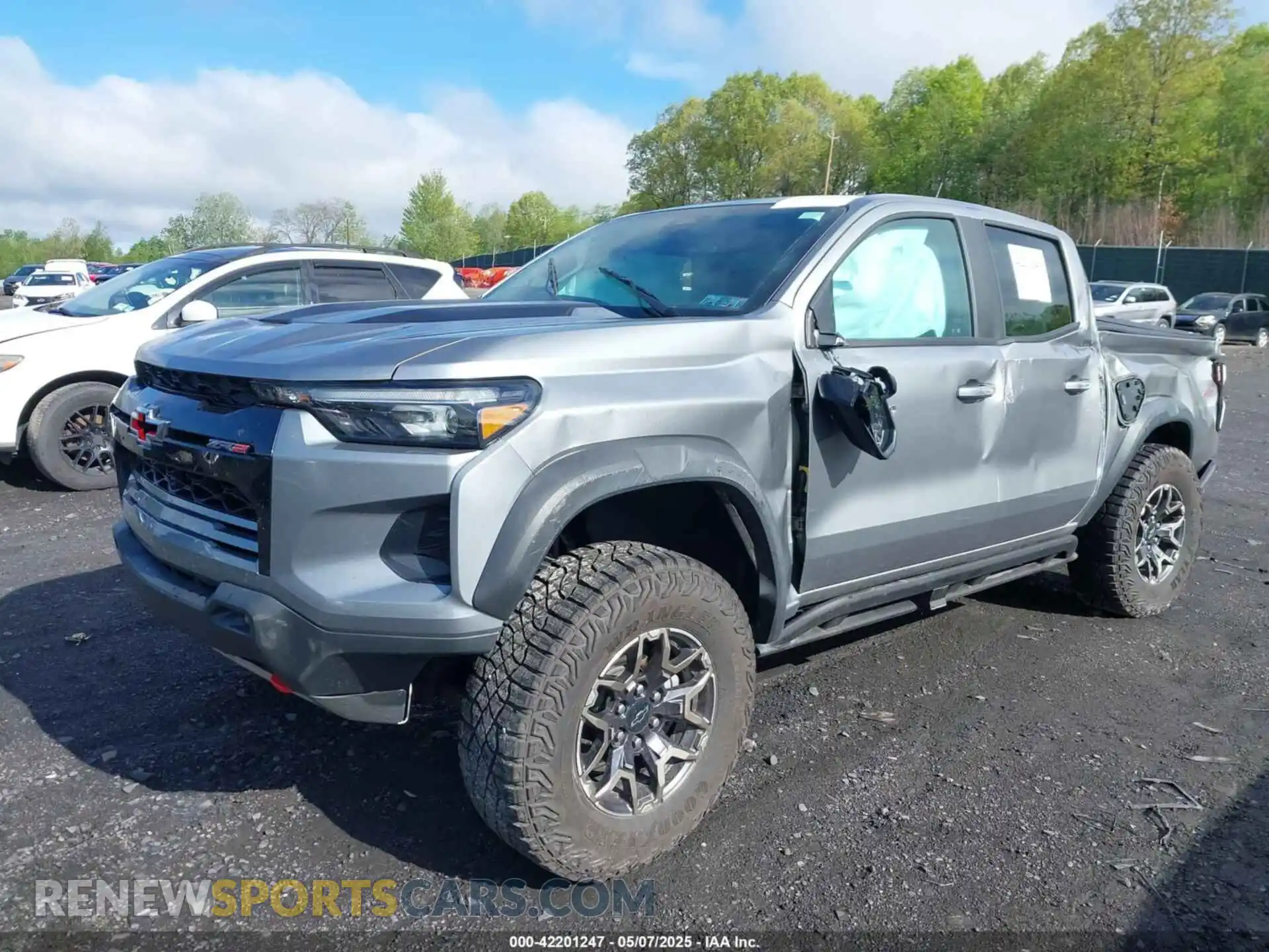 2 fotografías del automóvil dañado 1GCPTFEK4R1287384 CHEVROLET COLORADO 2024
