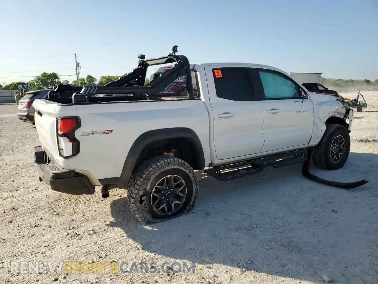 3 fotografías del automóvil dañado 1GCPTFEKXR1111908 CHEVROLET COLORADO 2024