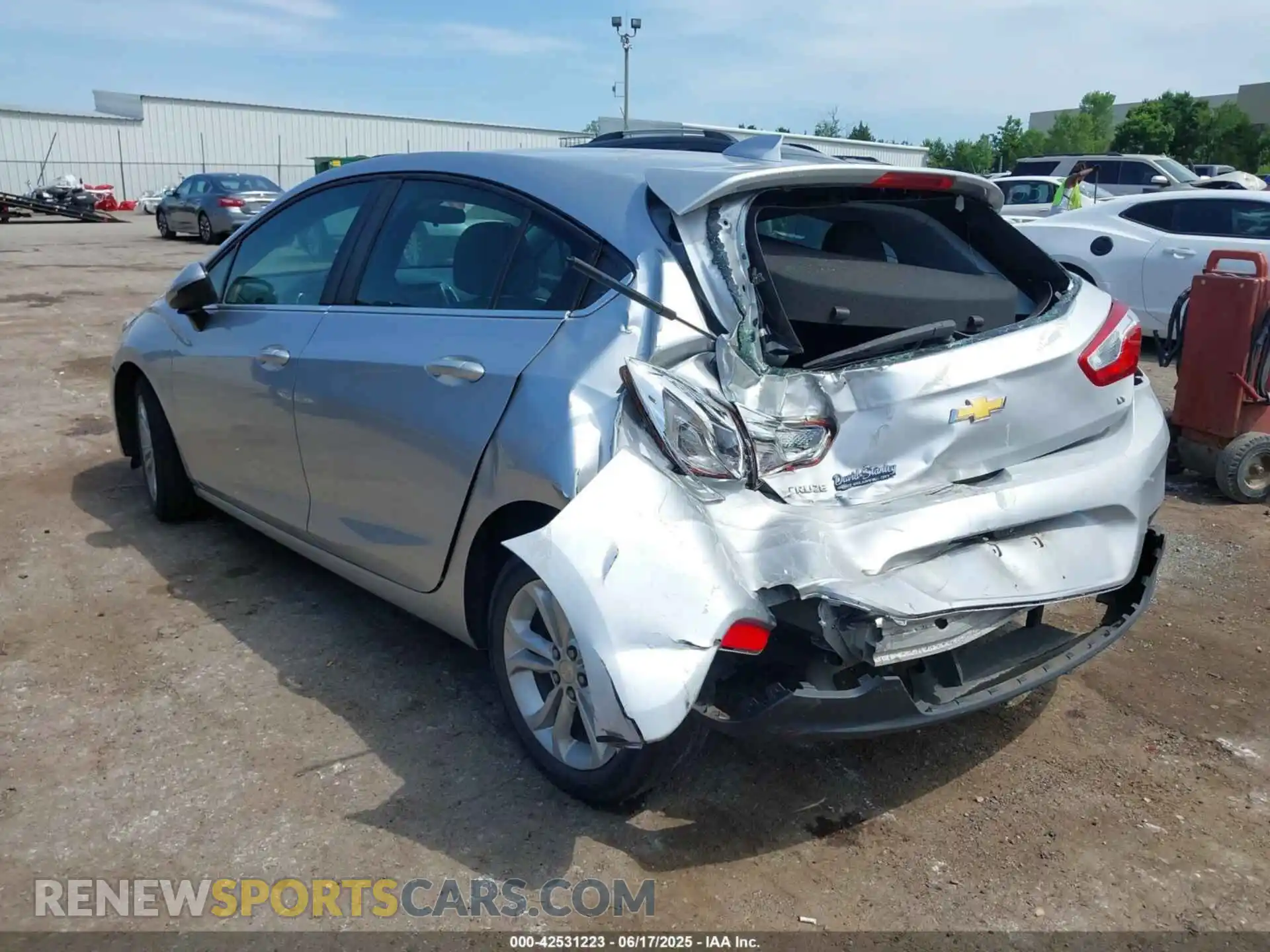 3 fotografías del automóvil dañado 3G1BE6SM0KS563583 CHEVROLET CRUZE 2019