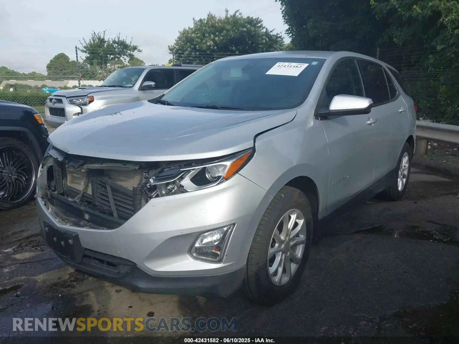 2 Photograph of a damaged car 3GNAXKEV8LL264954 CHEVROLET EQUINOX 2020
