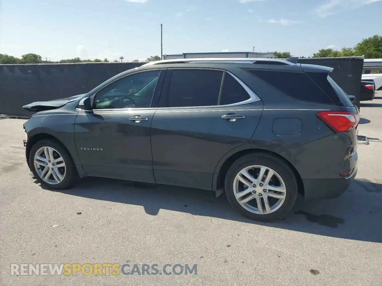 2 Photograph of a damaged car 3GNAXPEX7LS640998 CHEVROLET EQUINOX 2020