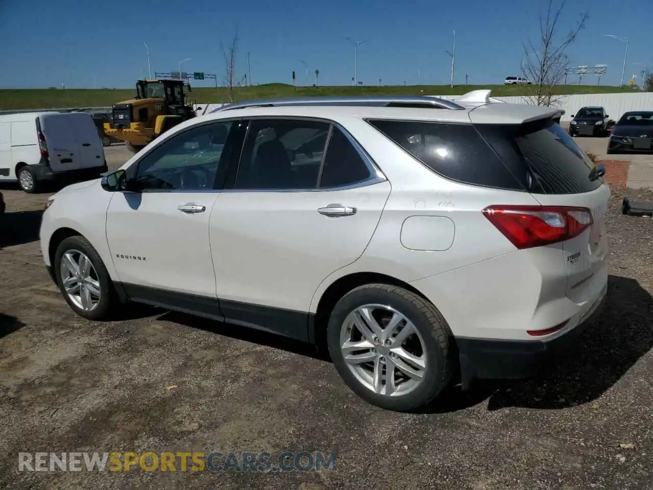 2 Photograph of a damaged car 3GNAXYEX1LS722067 CHEVROLET EQUINOX 2020