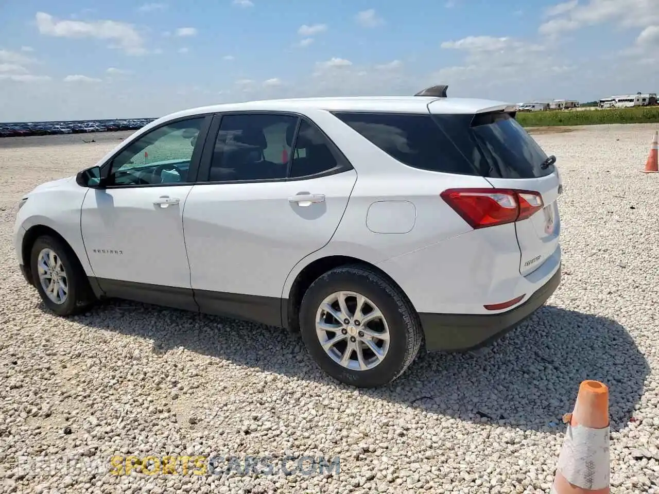 2 Photograph of a damaged car 2GNAXFEVXM6141685 CHEVROLET EQUINOX 2021