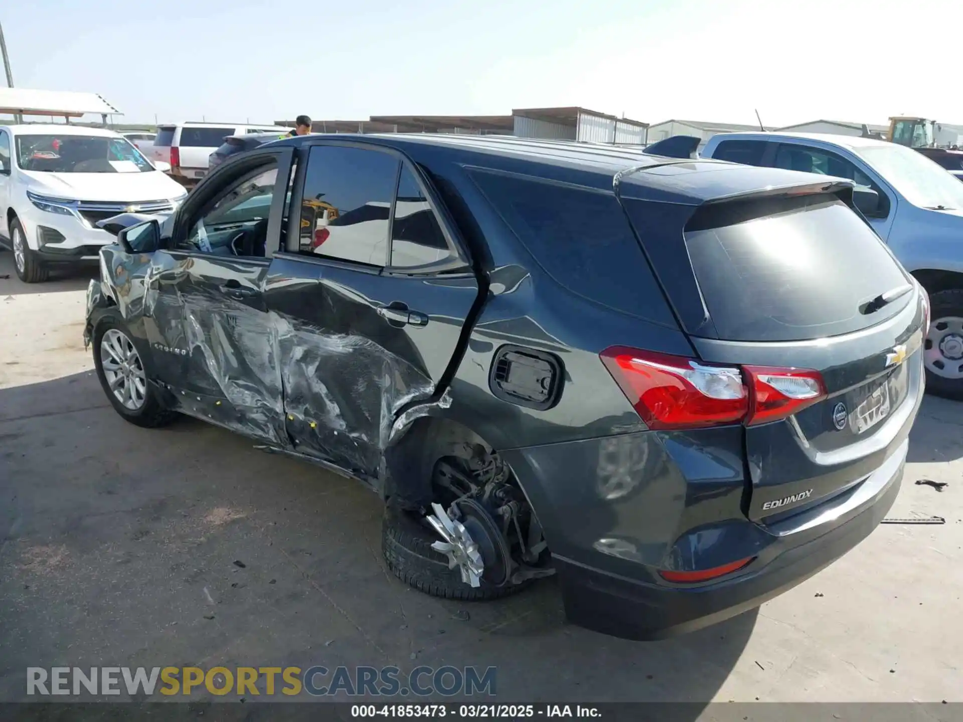 3 fotografías del automóvil dañado 2GNAXHEV4M6131889 CHEVROLET EQUINOX 2021