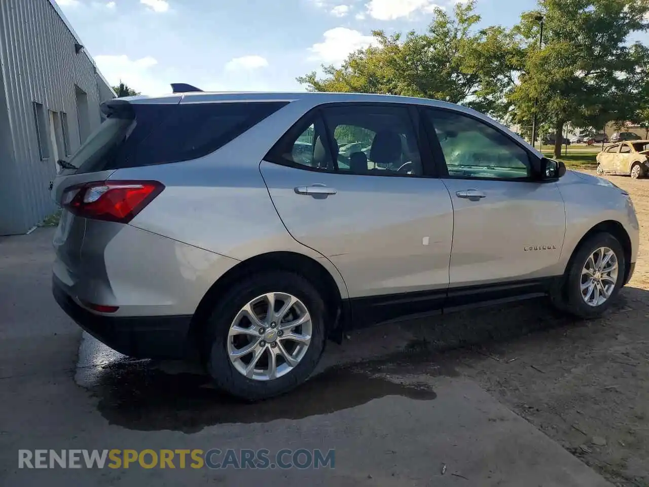 3 fotografías del automóvil dañado 2GNAXHEVXM6160166 CHEVROLET EQUINOX 2021