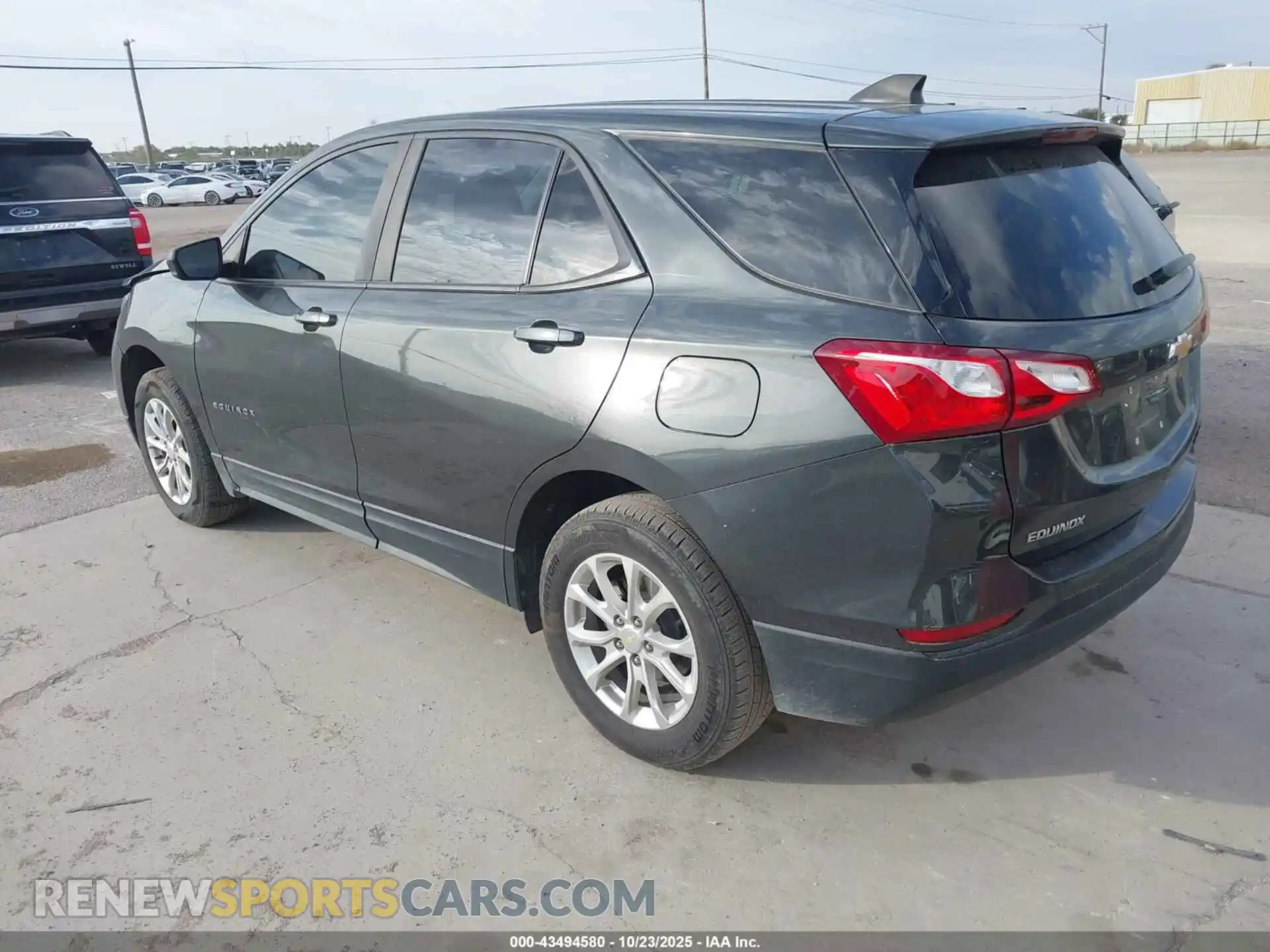3 Photograph of a damaged car 2GNAXSEVXM6154087 CHEVROLET EQUINOX 2021