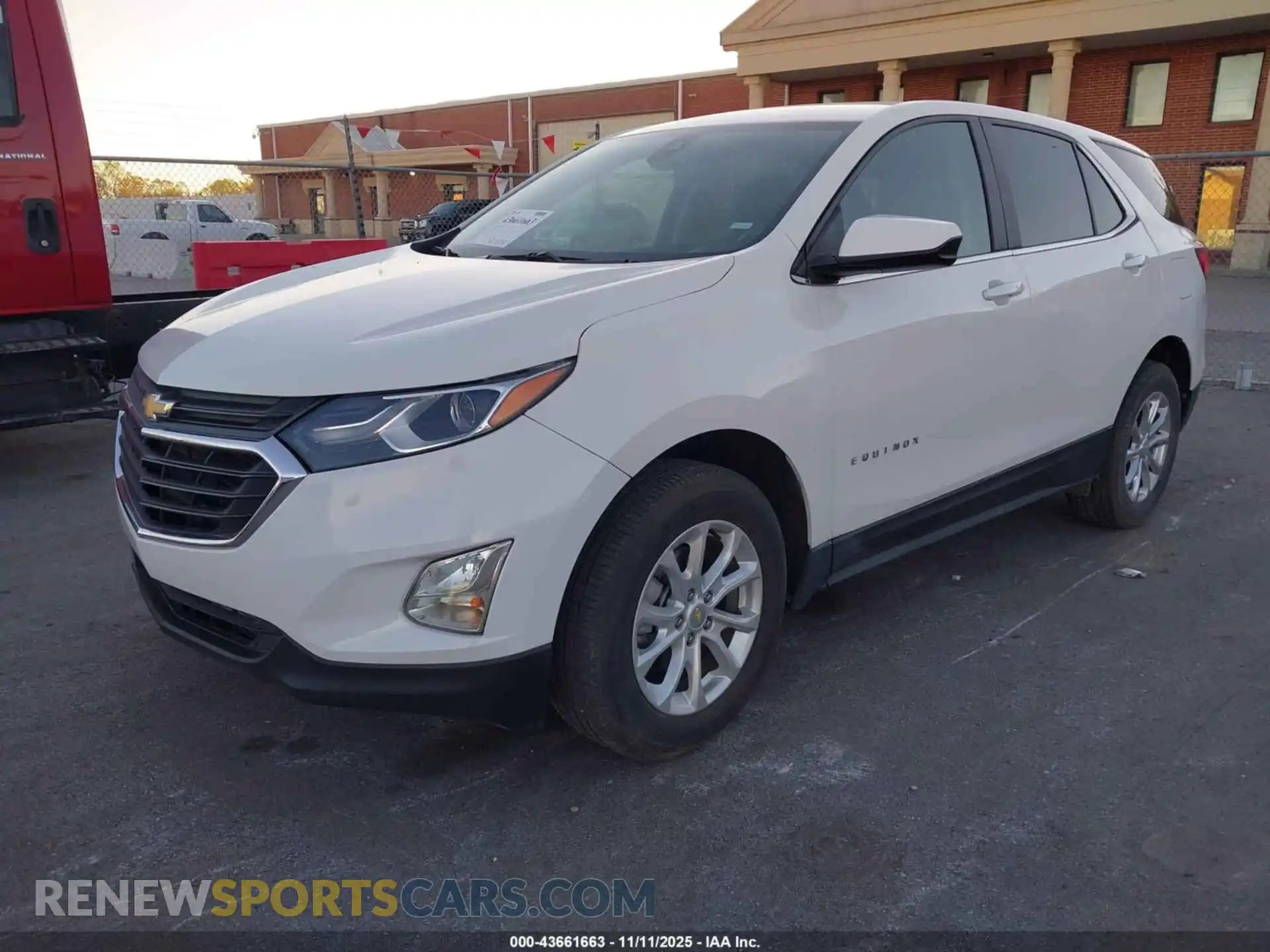 2 fotografías del automóvil dañado 2GNAXUEV0M6115293 CHEVROLET EQUINOX 2021
